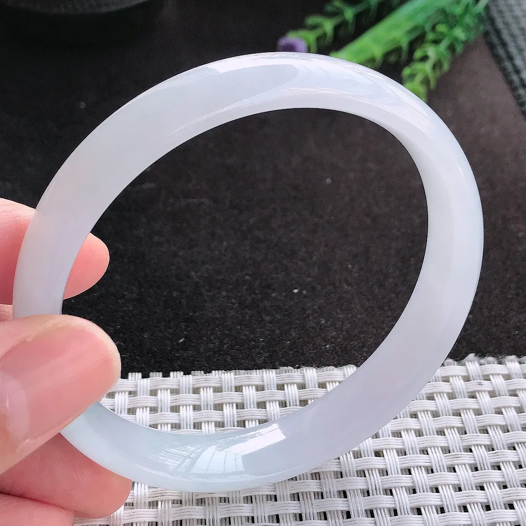 天然A货翡翠64/12.8/7老坑冰纯果冻胶月光白手镯宽边玉镯