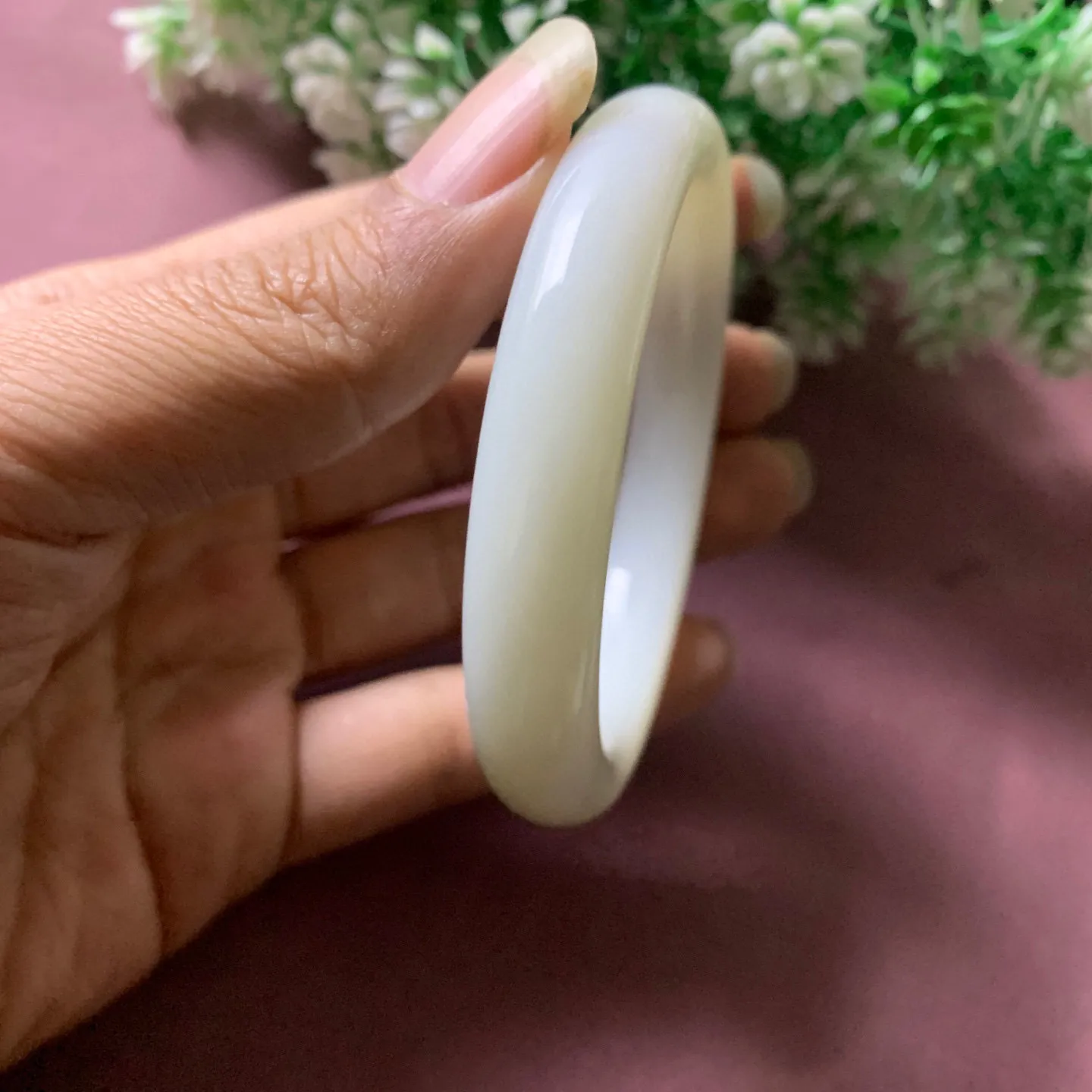 和田玉59.9圈口羊脂白宽版手镯，玉质细腻油润 底色纯净脂粉好，品质好