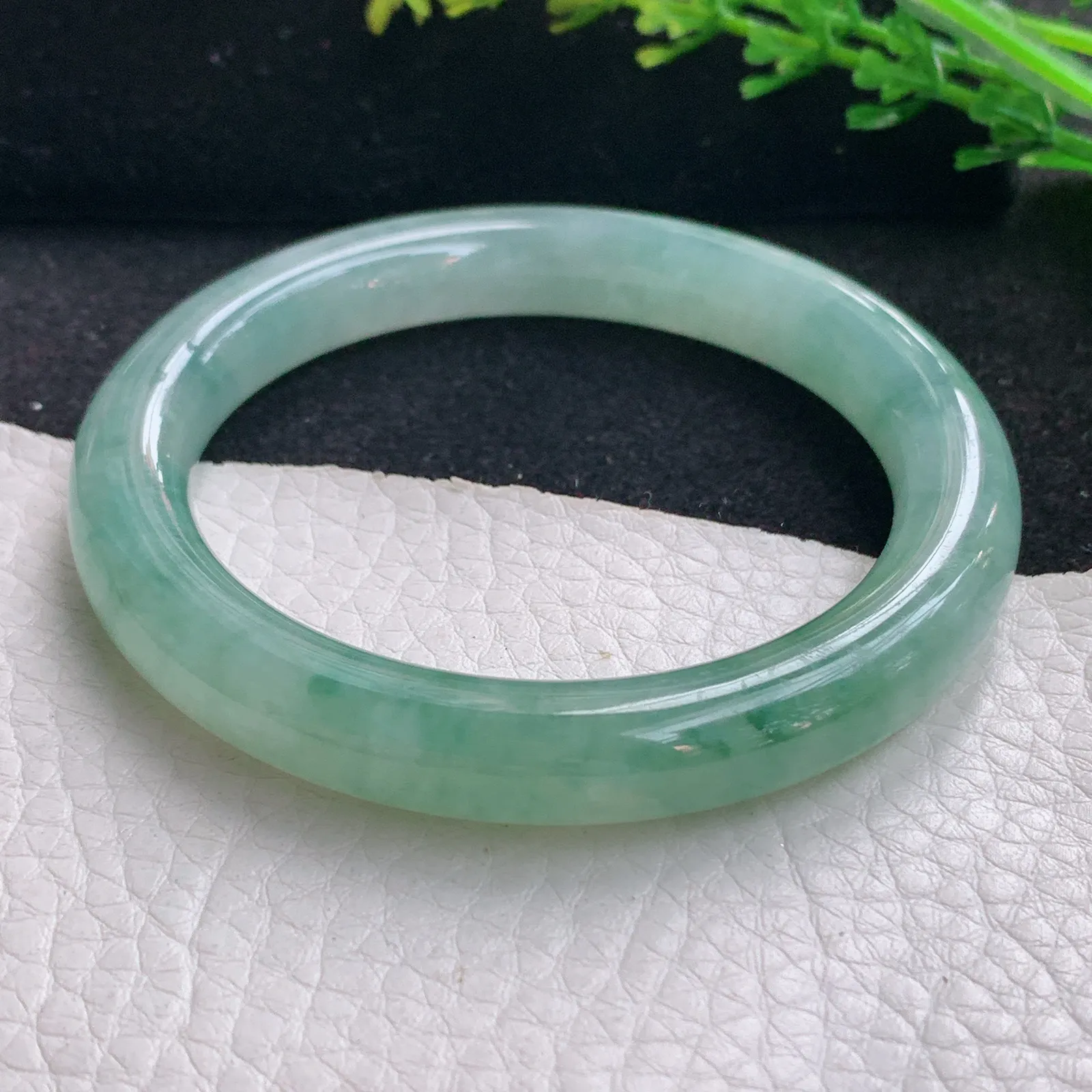 ay自然光53*9.2*9美人镯 缅甸翡翠a货玉手镯冰飘花圆条玉手环 叮当镯