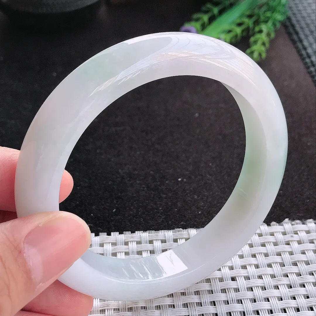 天然A货翡翠60.8/12.8/9.5老坑冰润起胶飘花大圈口手镯宽边玉镯