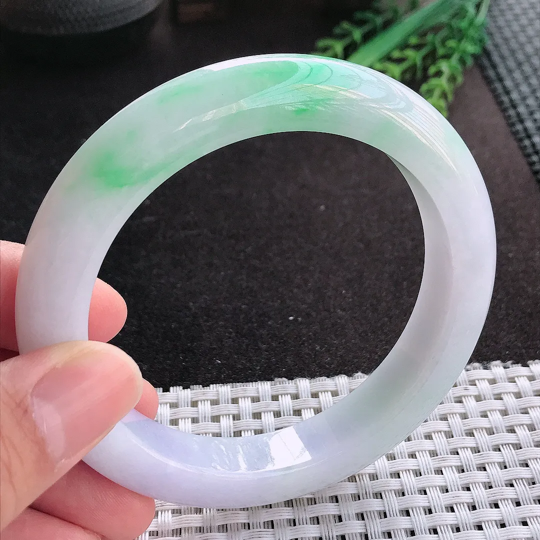 天然A货翡翠61/12.6/10.3老坑秀气温润白底青飘阳绿手镯宽边玉镯