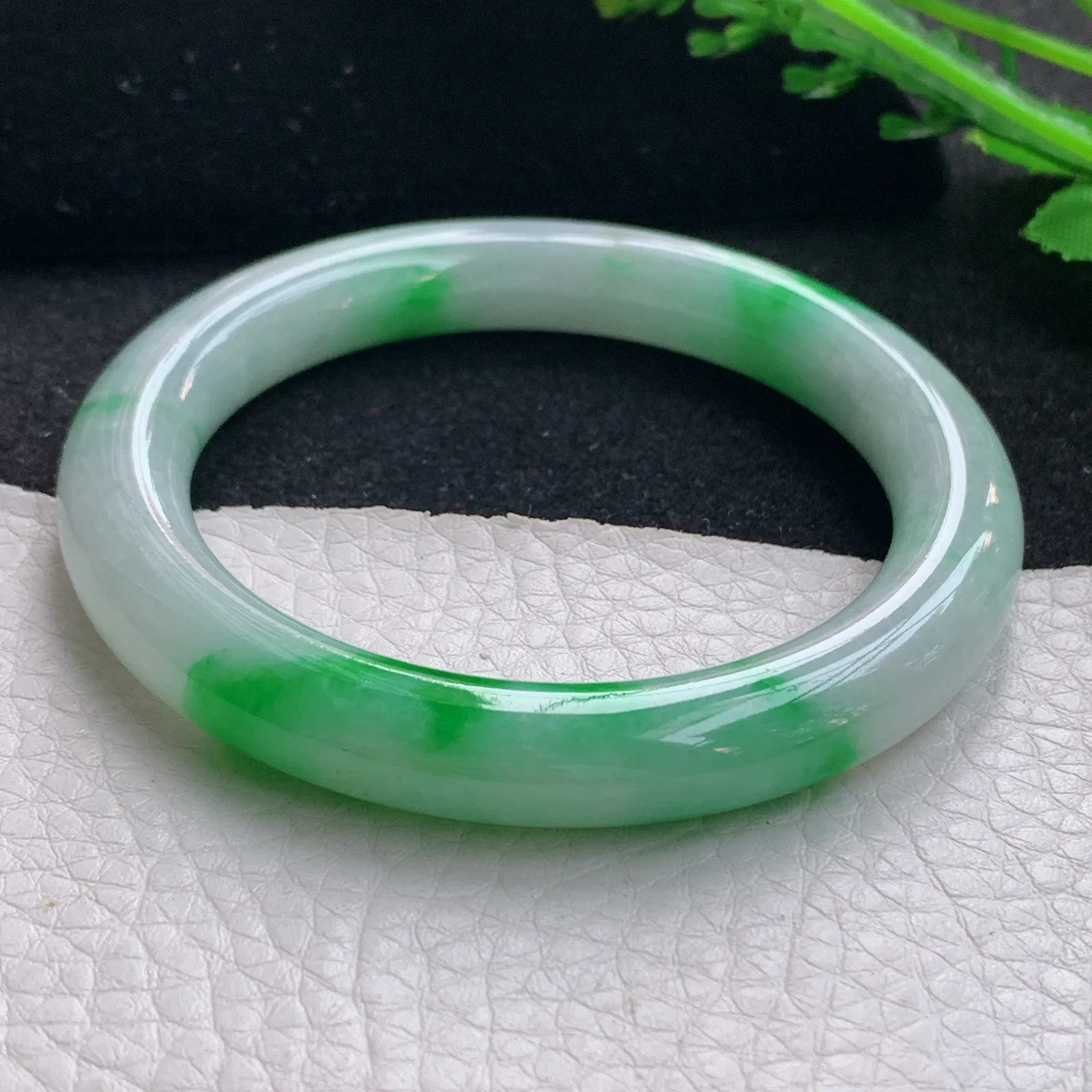 yh小圈口52.8*9.2*9.5美人镯 缅甸翡翠a货玉手镯飘阳绿圆条玉手环