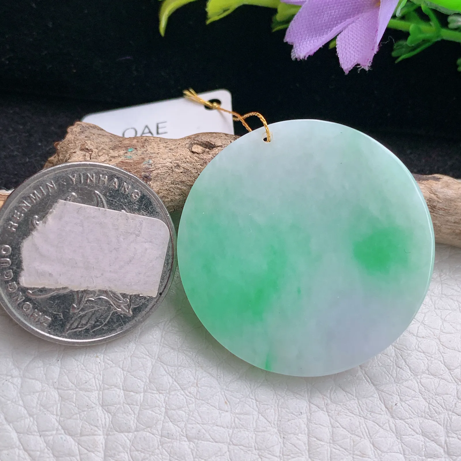 ws实拍34.6*3.3缅甸翡翠a货飘绿素面牌 平安扣玉吊坠