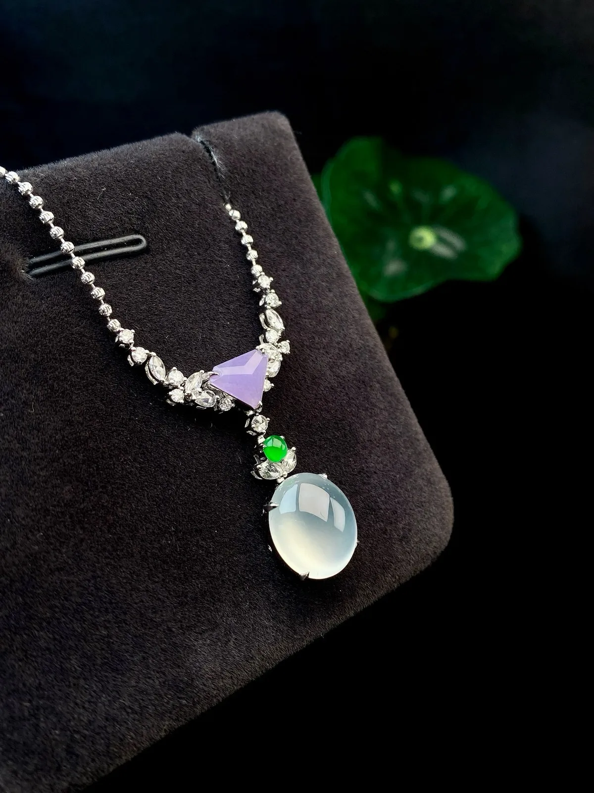 【冰种紫蛋面吊坠】种水很不错、细腻水润，形状很饱满，收藏品质，18K金钻镶嵌，裸石尺寸12*10.5