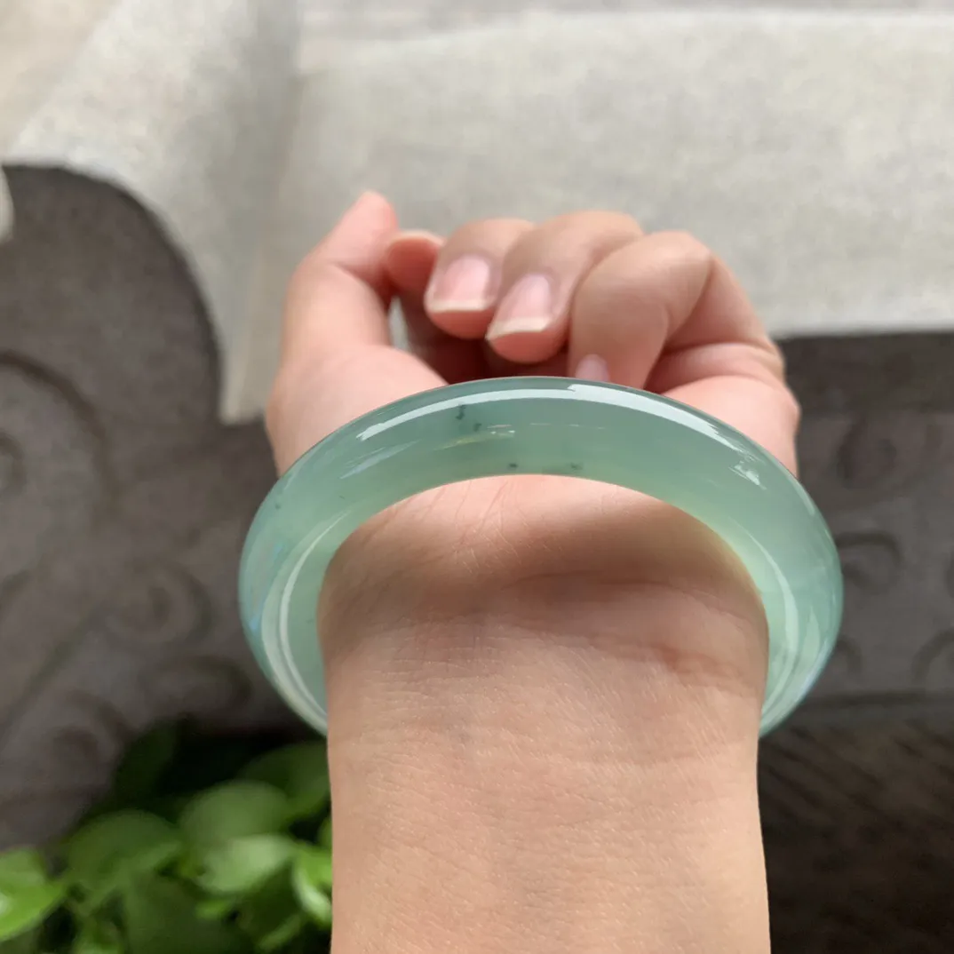 小圈口 52.8-10.3【高冰湖水绿圆条手镯】圆条52 53可戴
