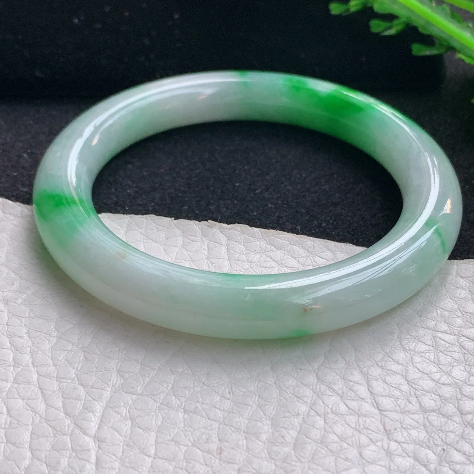 yh小圈口52.8*9.2*9.5美人镯 缅甸翡翠a货玉手镯飘阳绿圆条玉手环