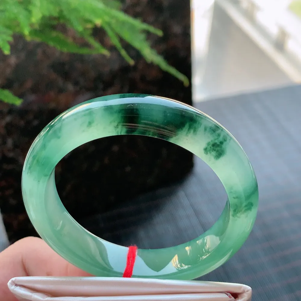 正圈高冰飘花 无瑕 尺寸:53.1/12.1/8.2 花美 种水好