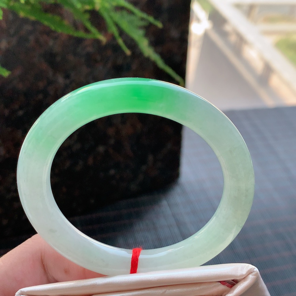 圆条高冰阳绿 无瑕 尺寸:52.7/9.4 种色兼备🥰🥰