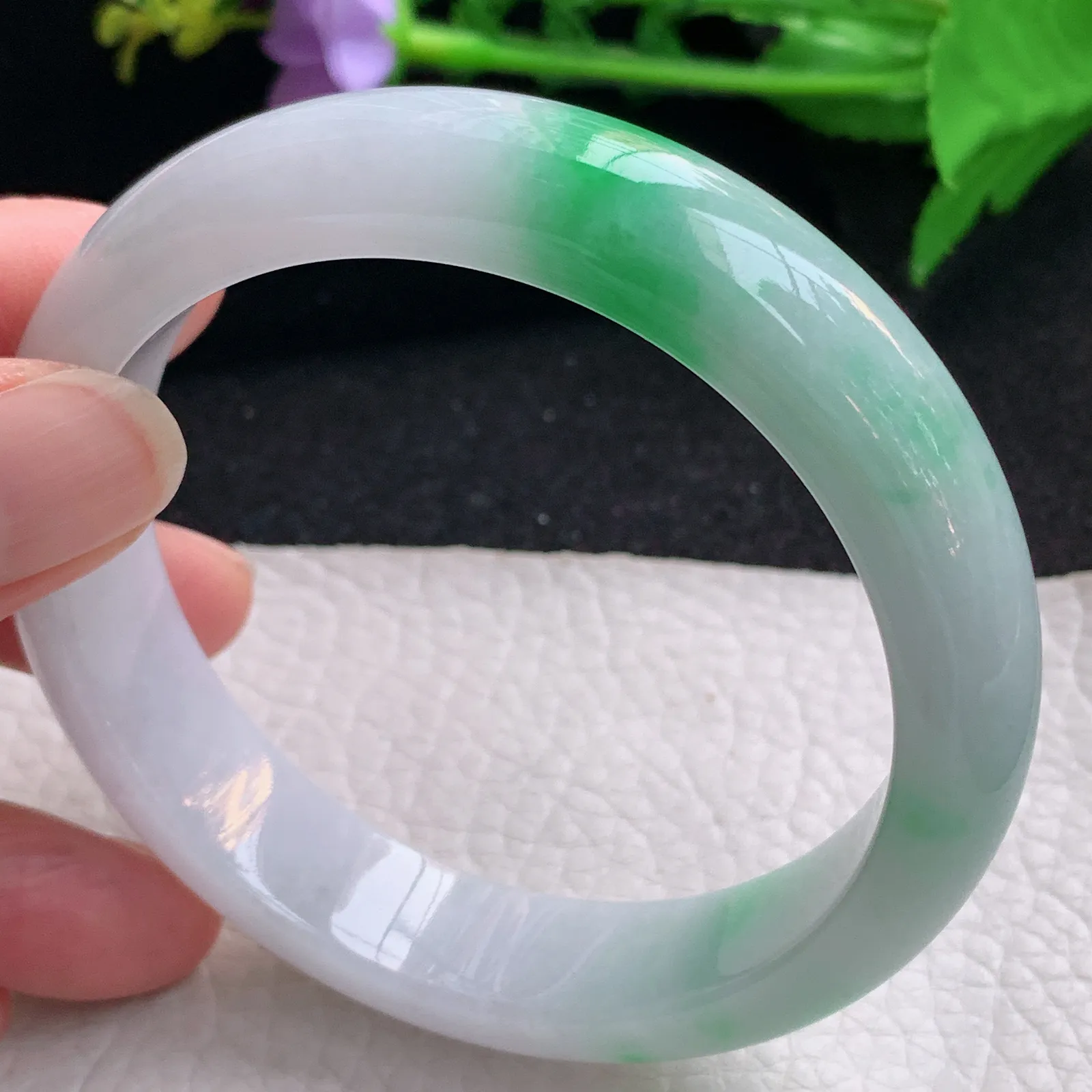 yh大圈口61*14.3*8.3平安镯 缅甸翡翠a货玉手镯白底青宽边玉手环