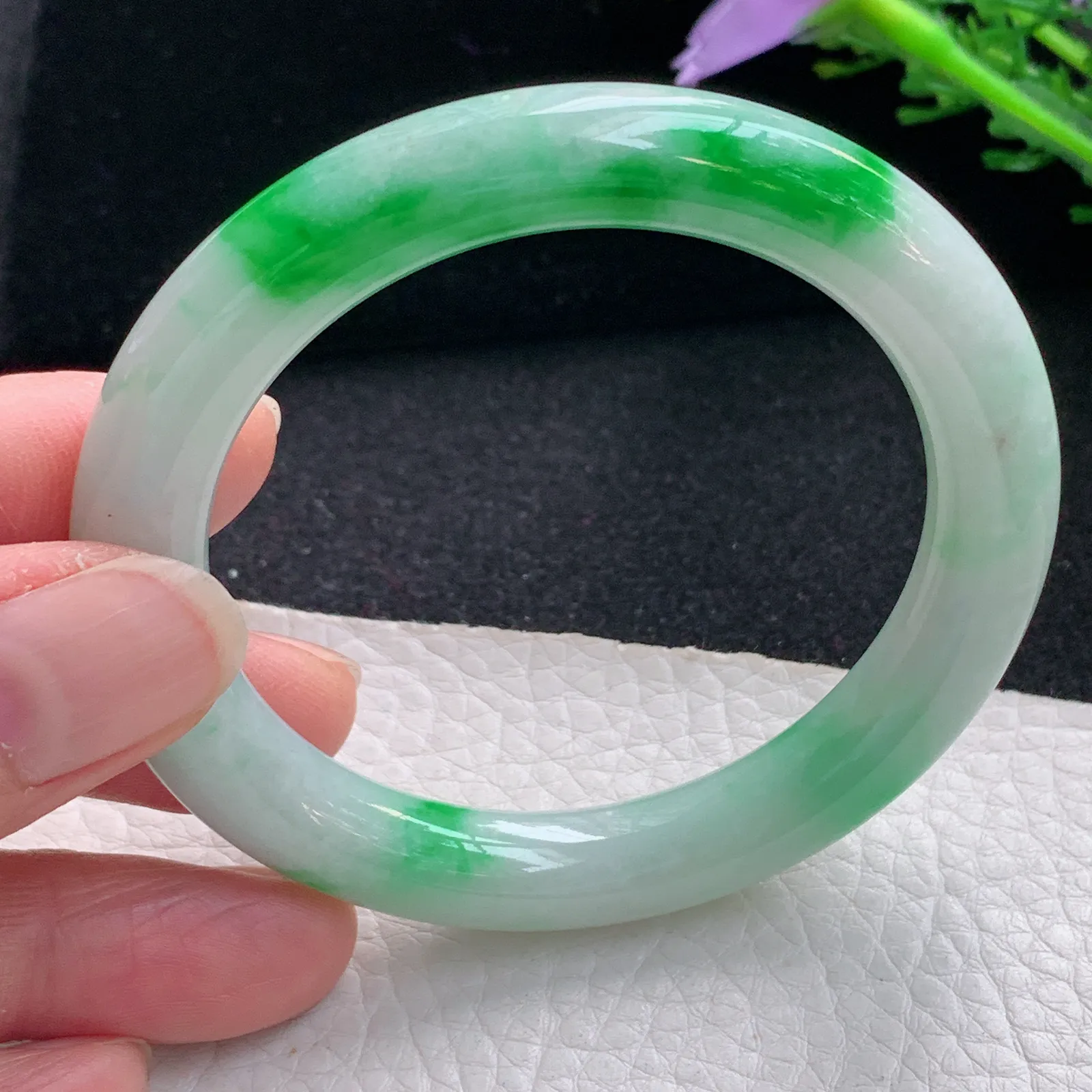 yh小圈口52.8*9.2*9.5美人镯 缅甸翡翠a货玉手镯飘阳绿圆条玉手环