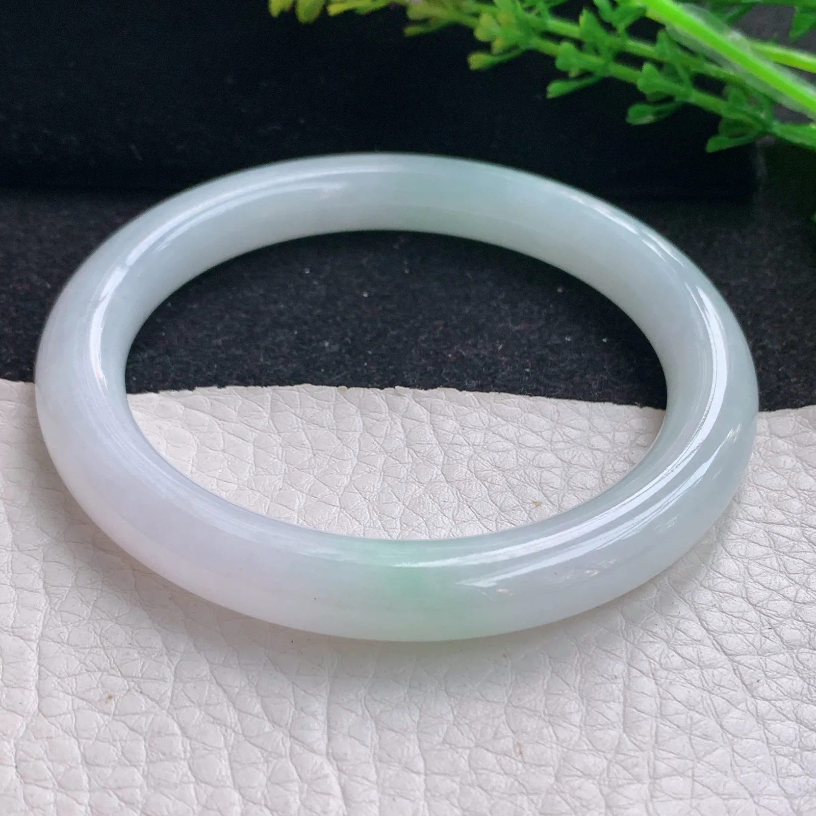 nr自然光59*8.8*9.2美人镯 缅甸翡翠a货玉手镯清新圆条玉手环 叮当镯