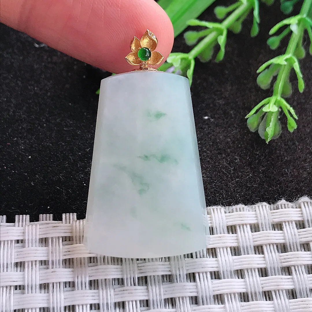 天然A货翡翠31/22/5老坑18k金镶嵌秀气冰润飘花无事牌吊坠翡翠玉挂件