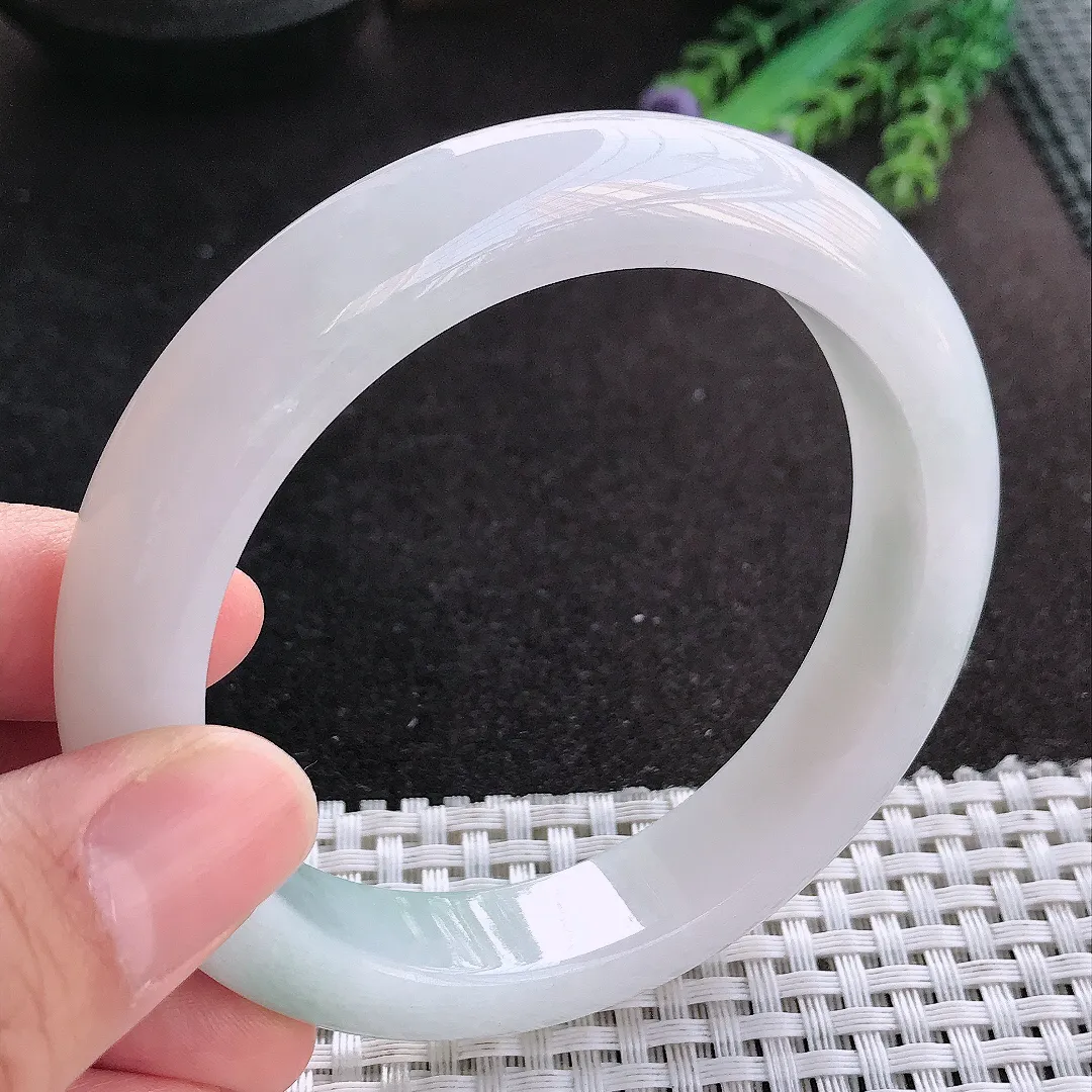 天然A货翡翠60.8/12.8/9.5老坑冰润起胶飘花大圈口手镯宽边玉镯