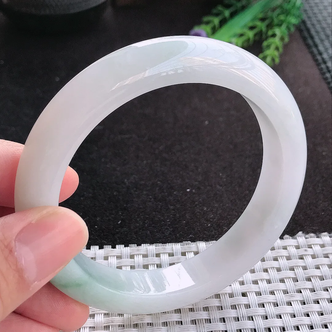 天然A货翡翠60.8/12.8/9.5老坑冰润起胶飘花大圈口手镯宽边玉镯
