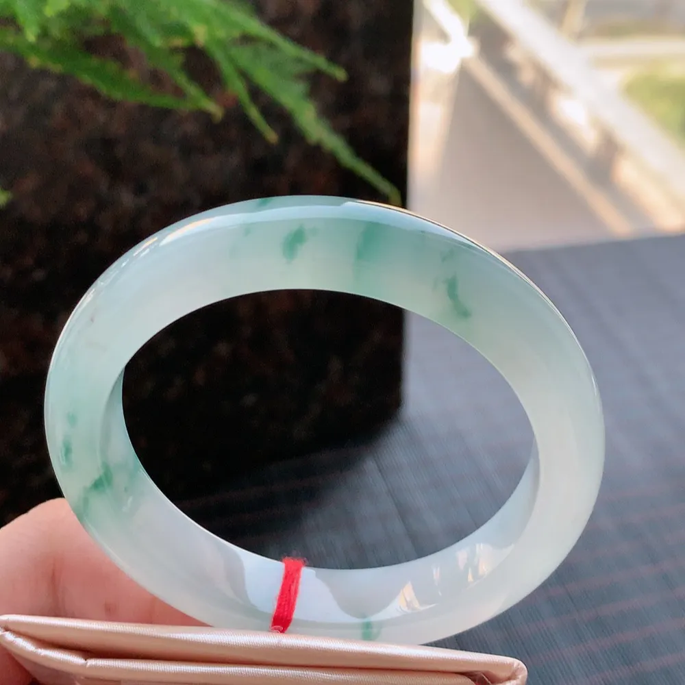 正圈高冰飘花 无瑕 尺寸:57.6/12.4/8.8 花美 种水好