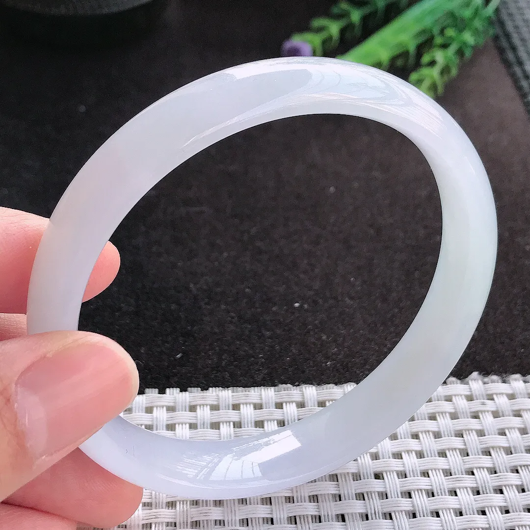 天然A货翡翠64/12.8/7老坑冰纯果冻胶月光白手镯宽边玉镯