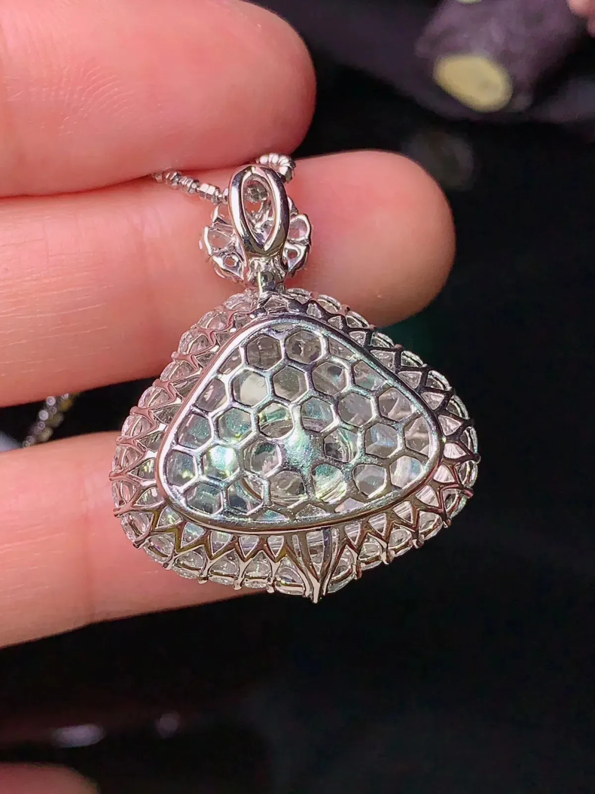 18k金钻镶嵌黄翡佛公吊坠 玉质细腻 色泽艳丽 整体尺寸29.6*24.5*13