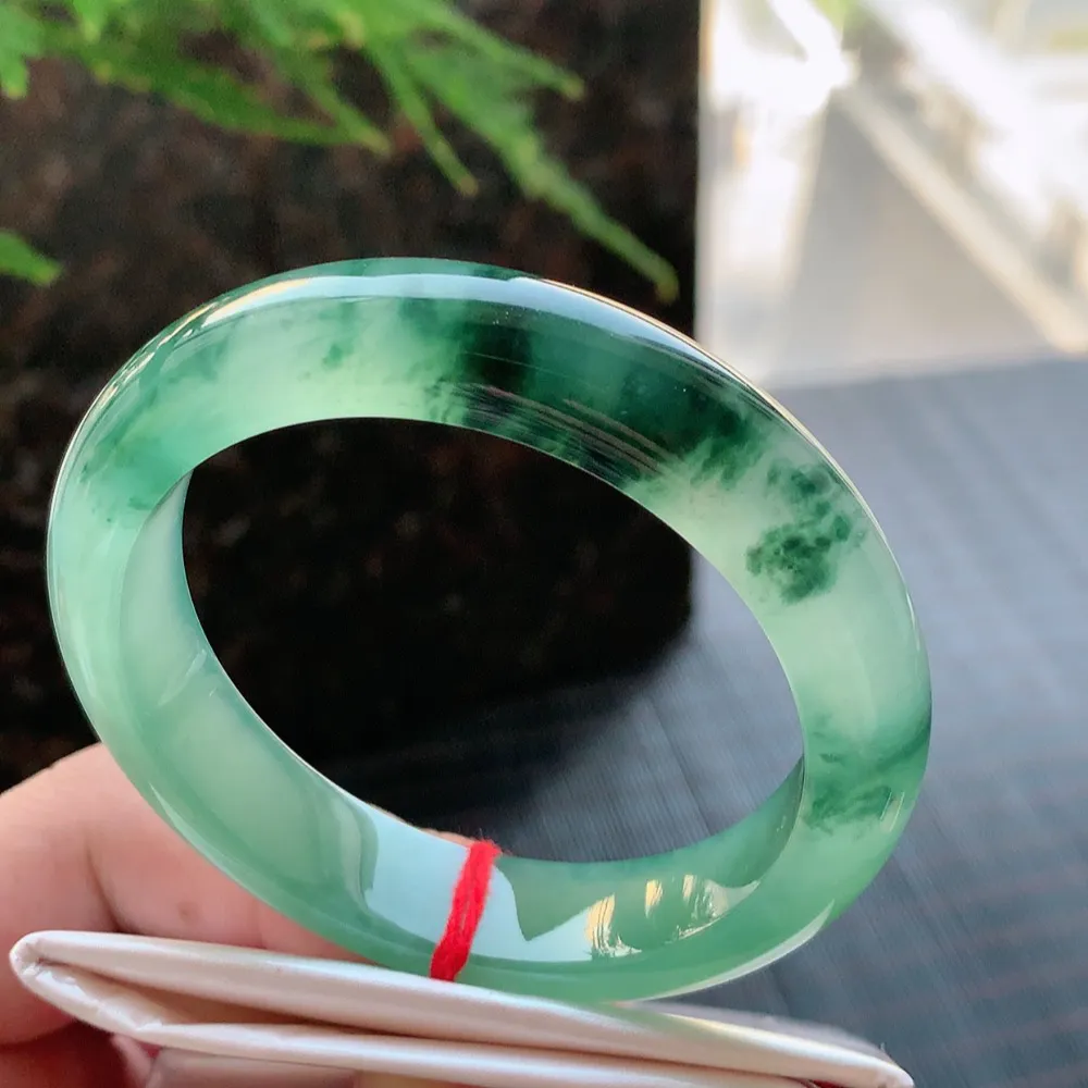 正圈高冰飘花 无瑕 尺寸:53.1/12.1/8.2 花美 种水好