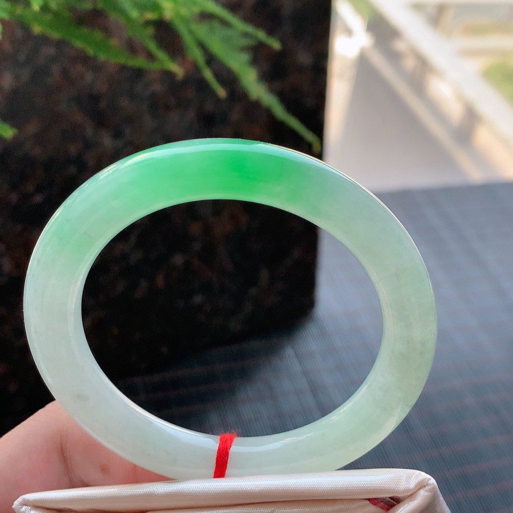 圆条高冰阳绿 无瑕 尺寸:52.7/9.4 种色兼备🥰🥰