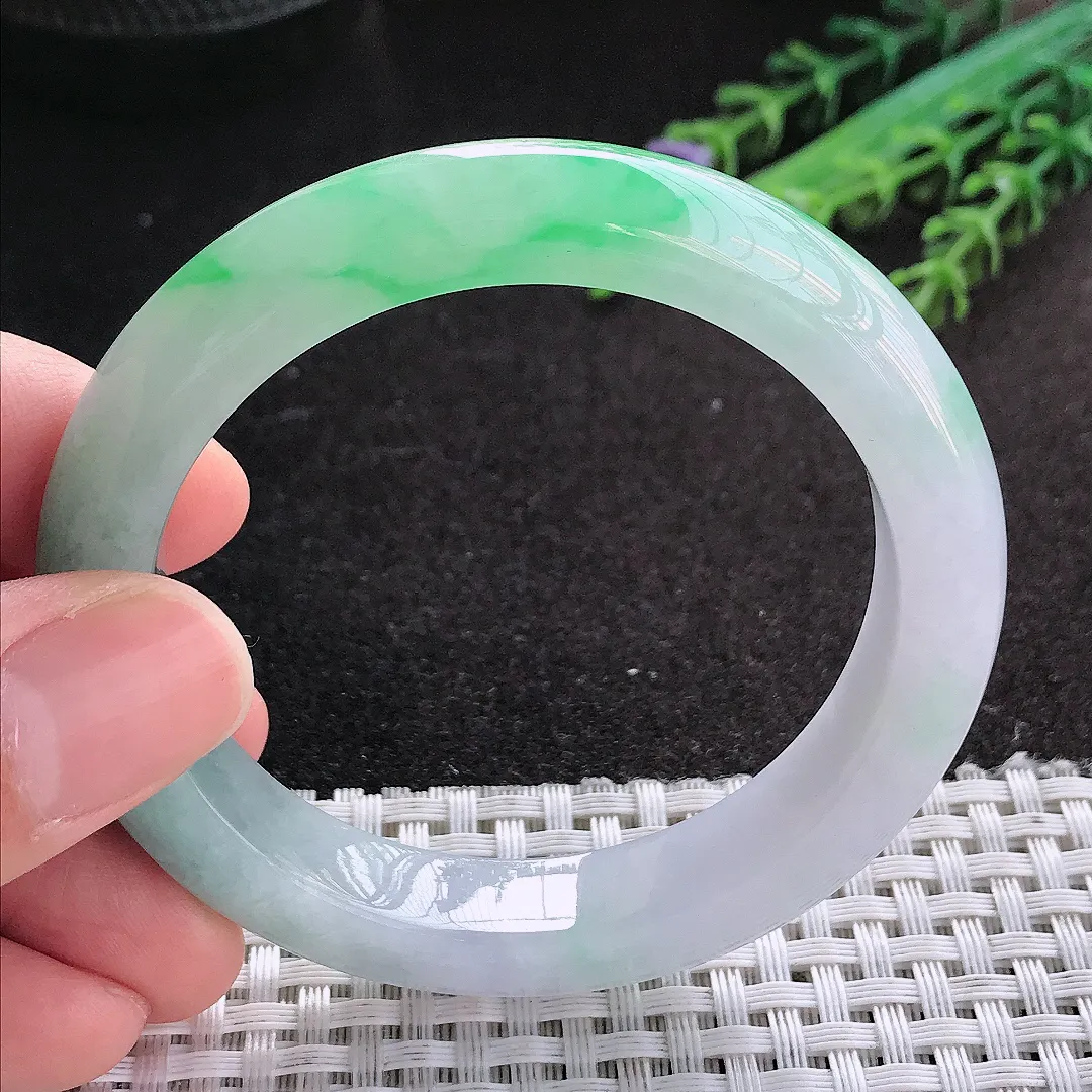 天然A货翡翠53/11/8.6老坑冰胶果冻飘阳绿手镯宽边玉镯