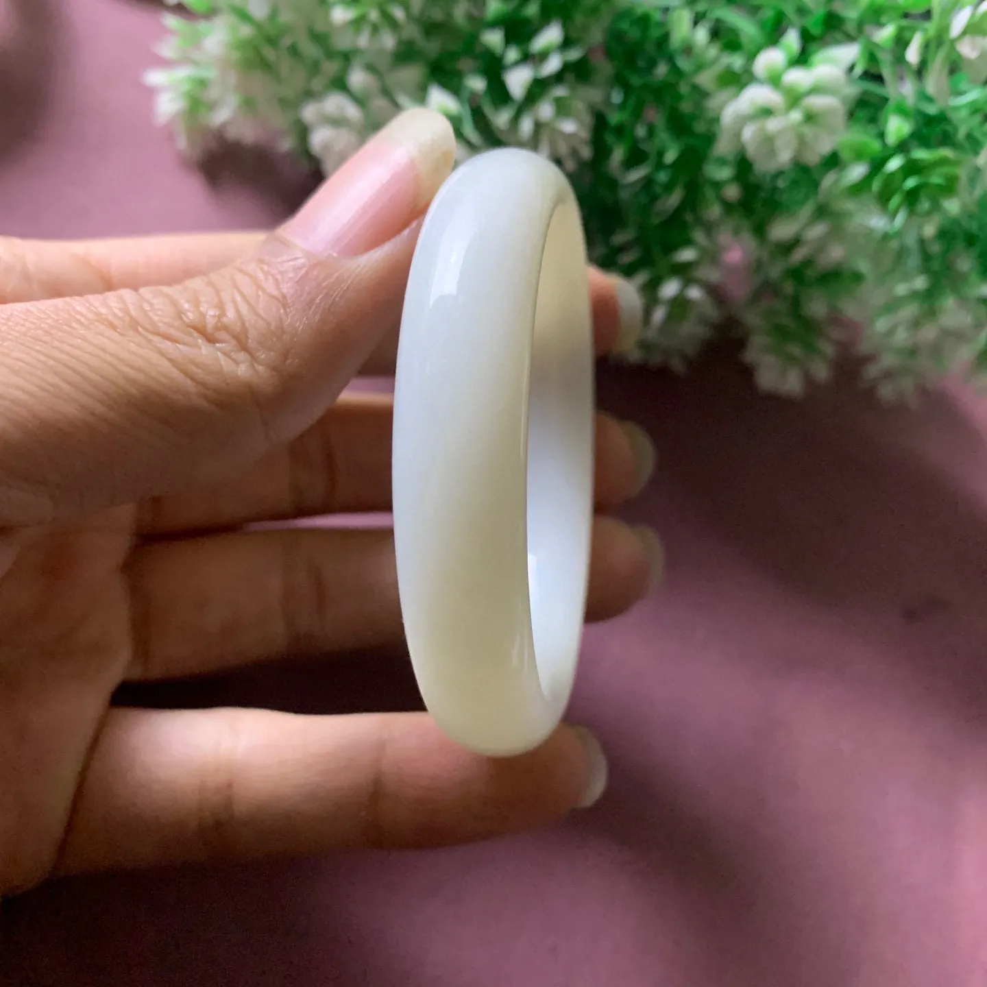 和田玉50.8圈口羊脂白宽版手镯，玉质细腻油润 底色纯净脂粉好，品质好