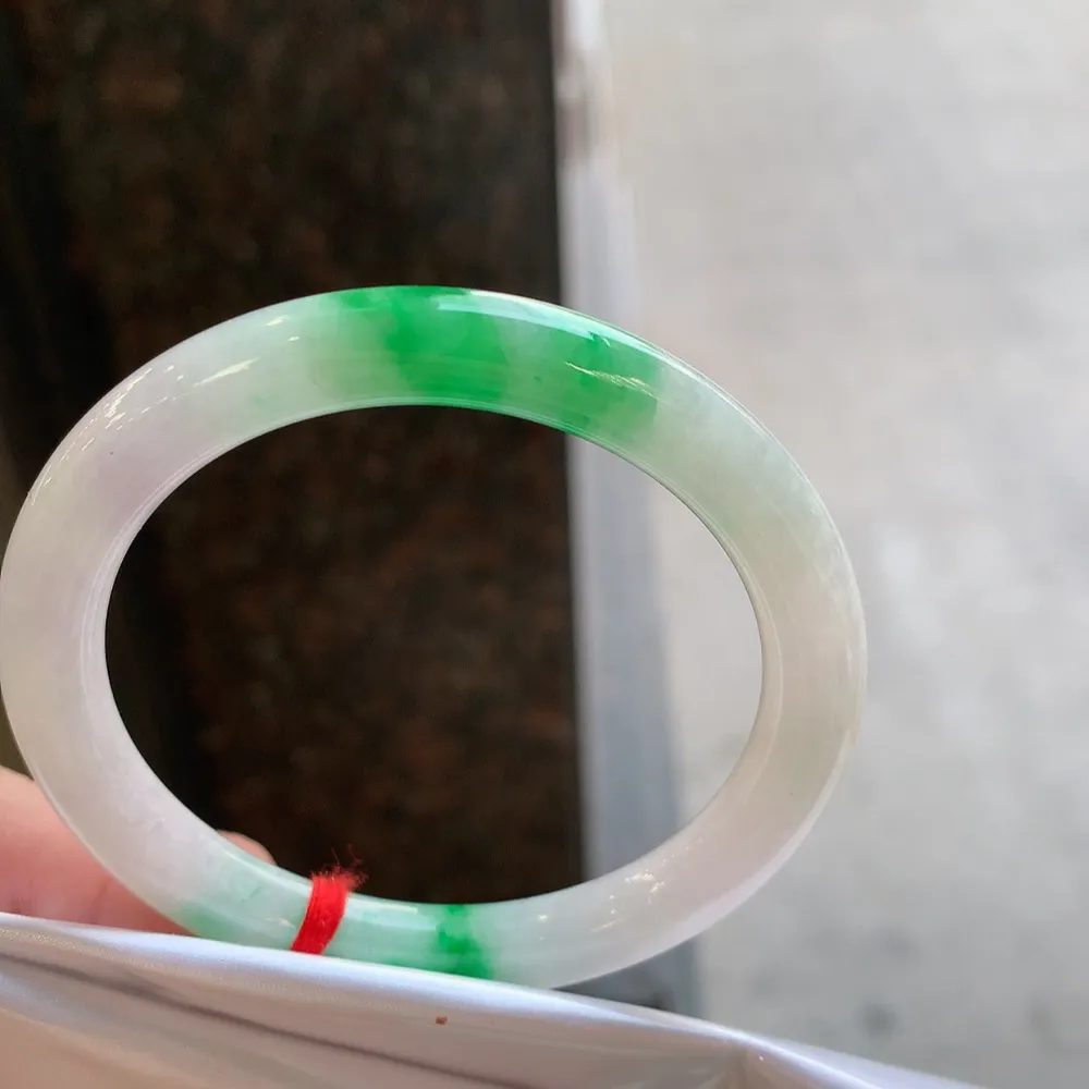 圆条冰糯阳绿 微纹 尺寸:53.1/7.4/8.3 色好