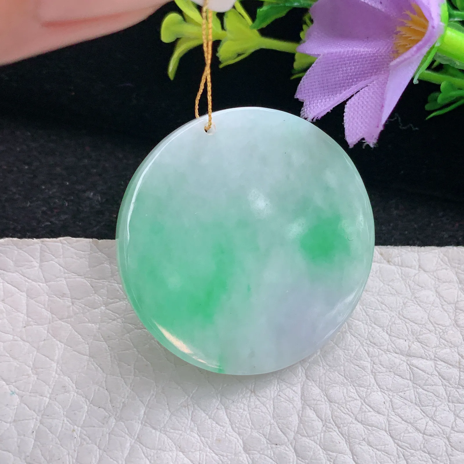 ws实拍34.6*3.3缅甸翡翠a货飘绿素面牌 平安扣玉吊坠