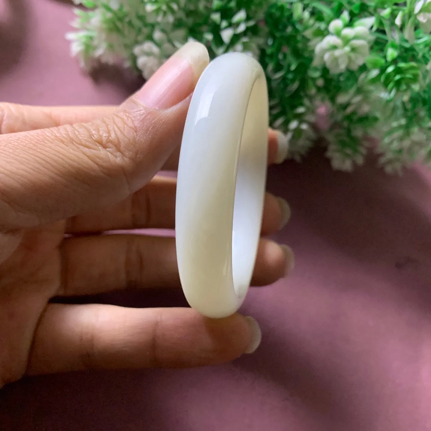 和田玉50.8圈口羊脂白宽版手镯，玉质细腻油润 底色纯净脂粉好，品质好