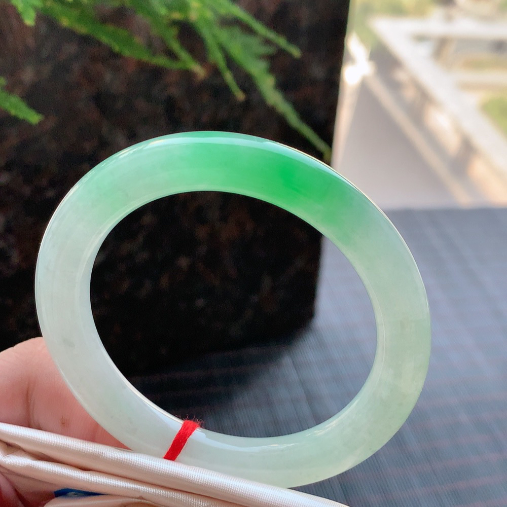 圆条高冰阳绿 无瑕 尺寸:52.7/9.4 种色兼备🥰🥰