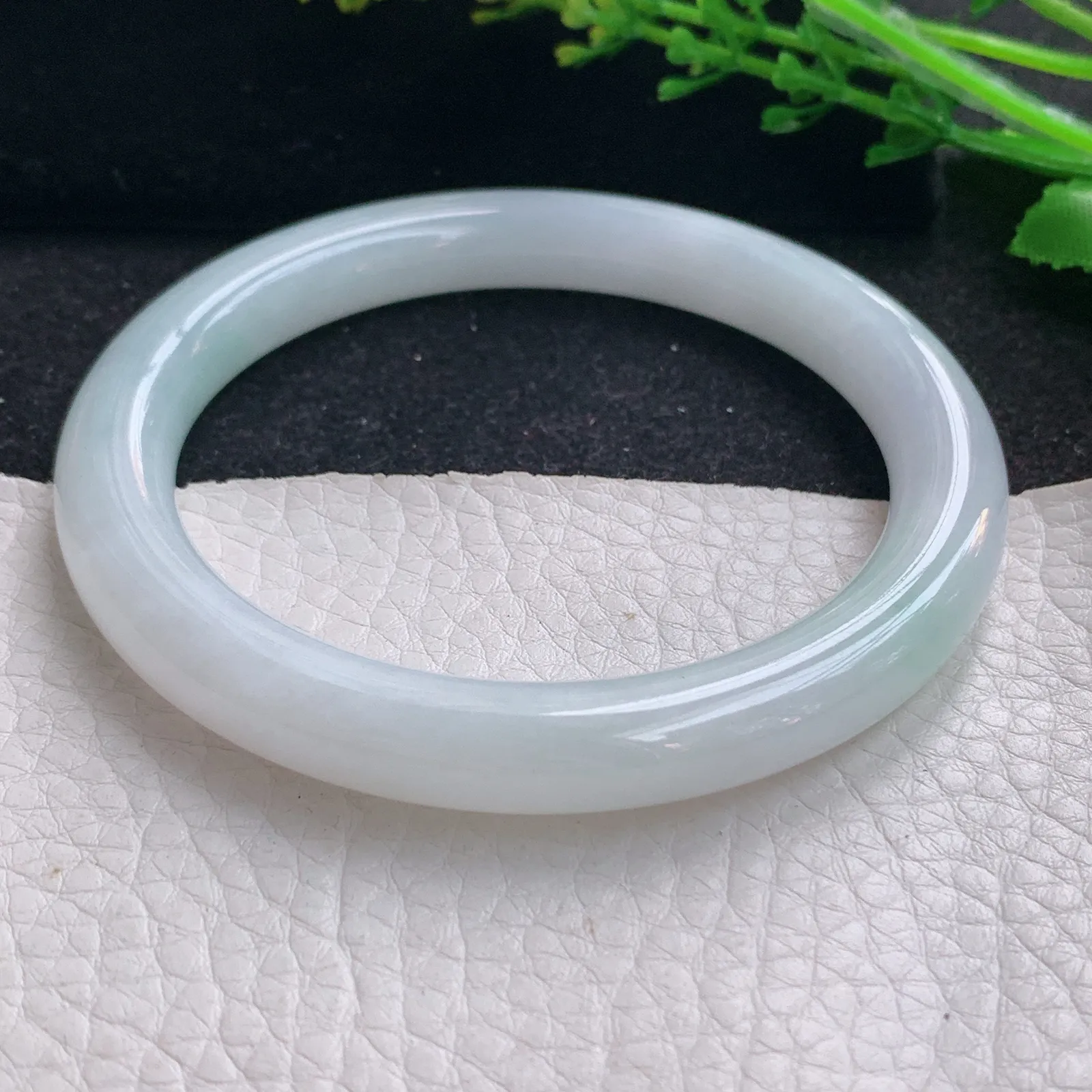 nr自然光59*8.8*9.2美人镯 缅甸翡翠a货玉手镯清新圆条玉手环 叮当镯