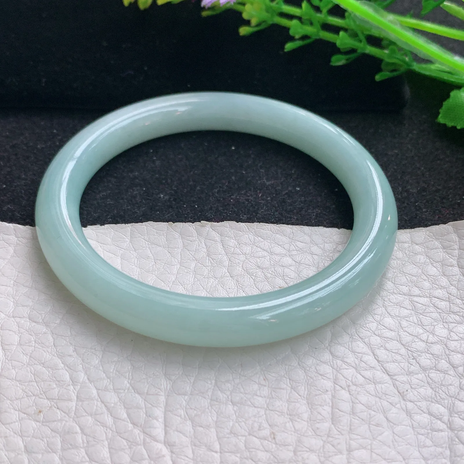 xx自然光53.5*5叮当镯 缅甸翡翠a货玉手镯浅绿圆条玉手环 美人镯