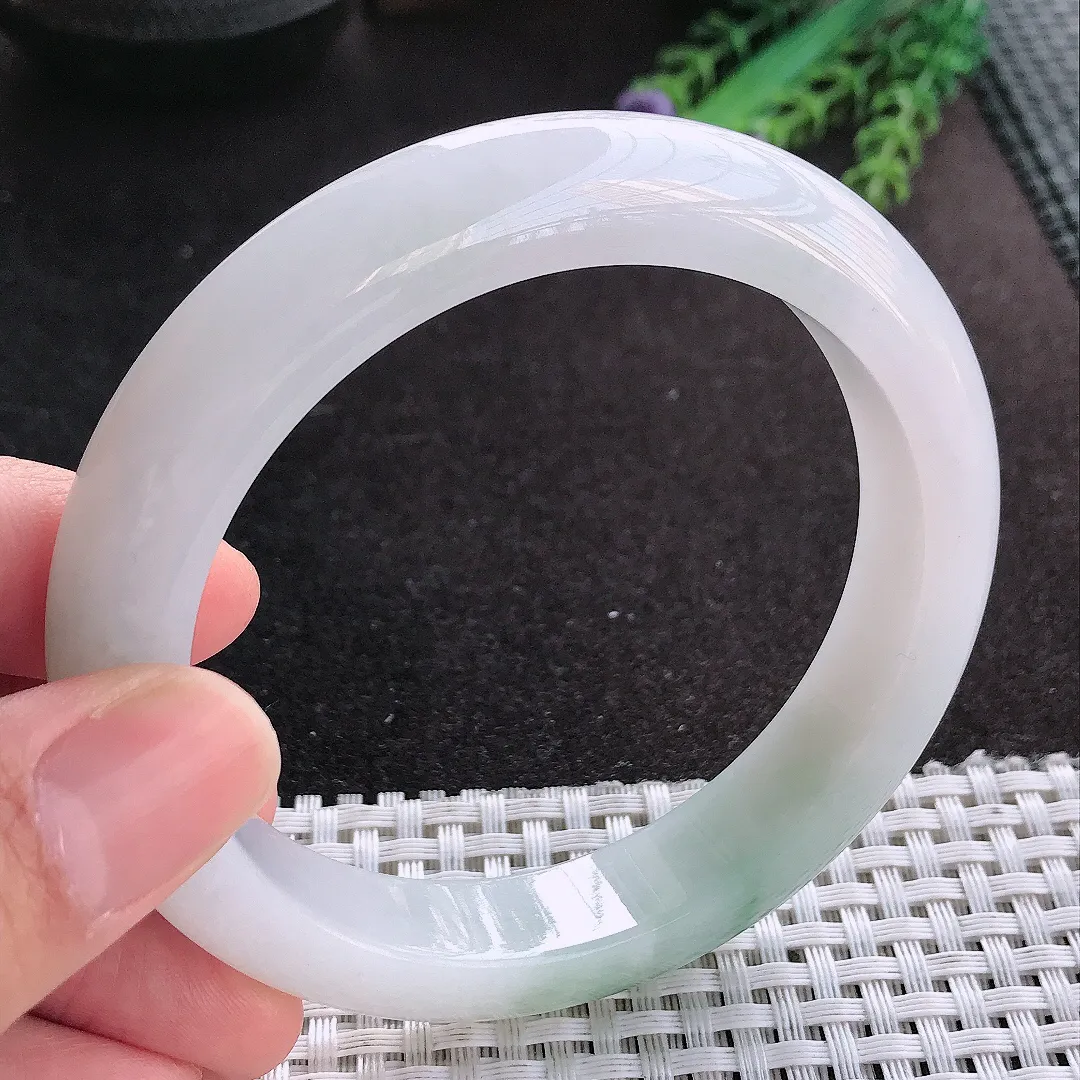 天然A货翡翠60.8/12.8/9.5老坑冰润起胶飘花大圈口手镯宽边玉镯