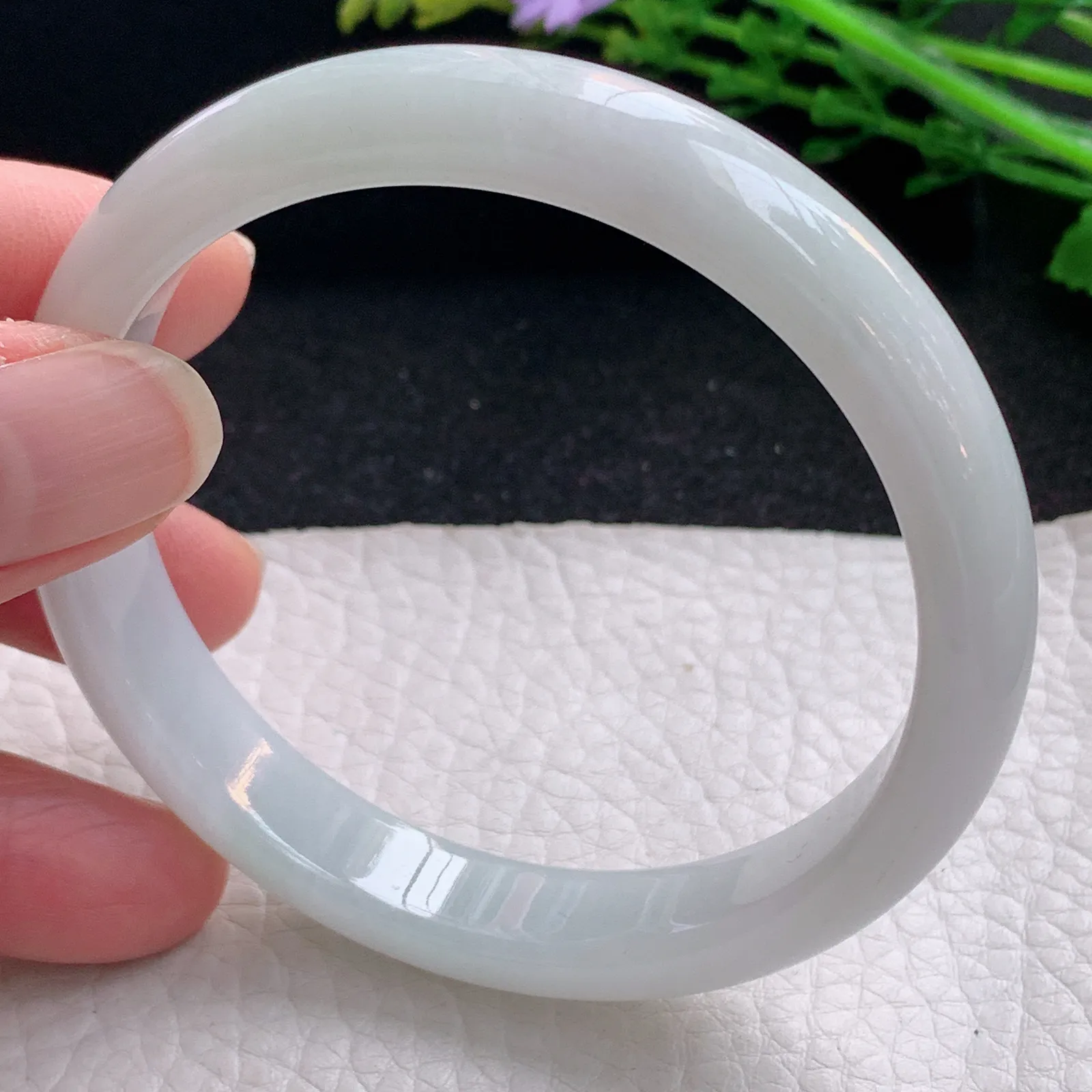 nr自然光58.5*11*7平安镯 缅甸翡翠a货玉手镯白月光宽边玉手环 叮当镯