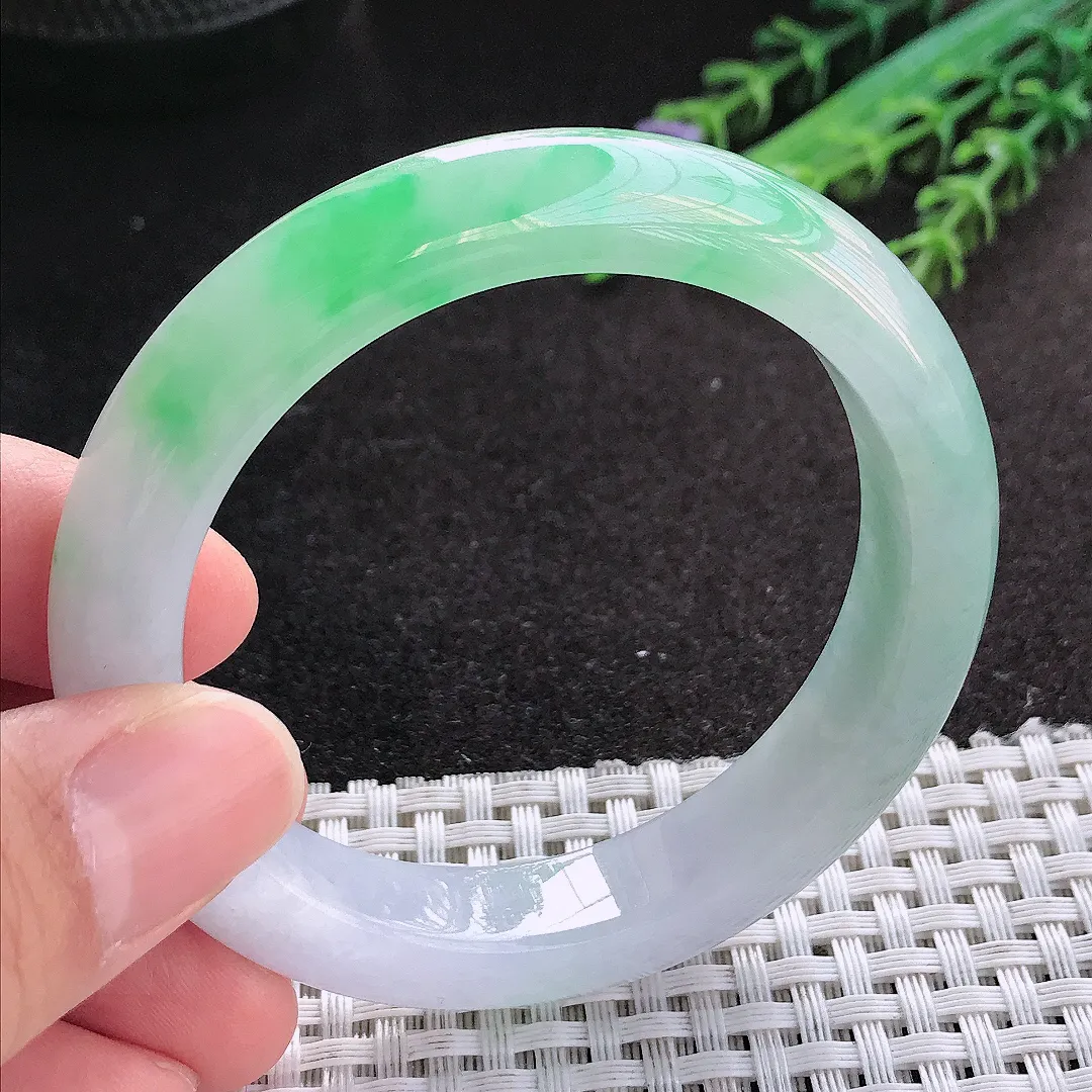 天然A货翡翠53/11/8.6老坑冰胶果冻飘阳绿手镯宽边玉镯