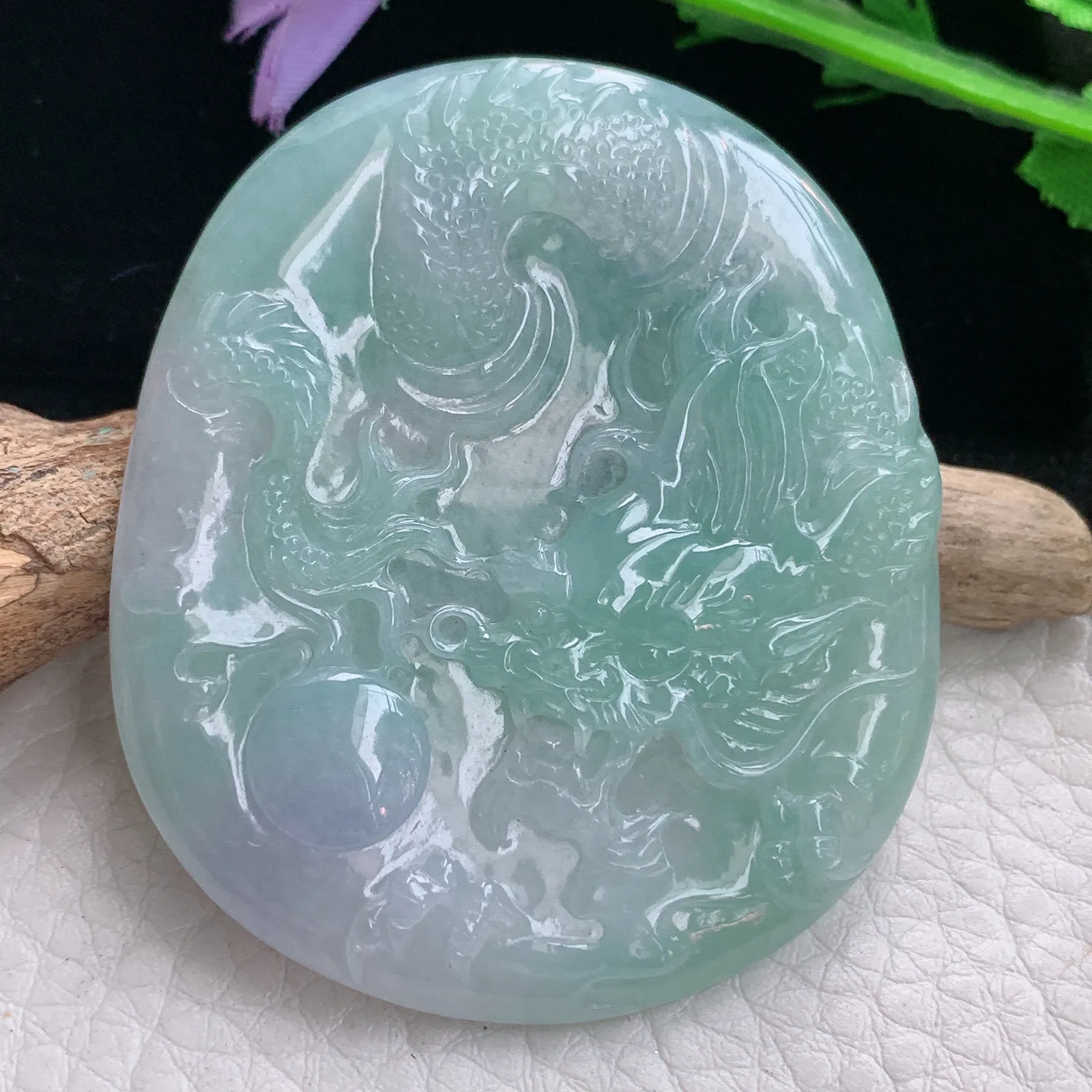 kh实拍53.9*46.8*4.8缅甸翡翠精雕春带彩龙牌 生意兴隆玉吊坠 玉挂件