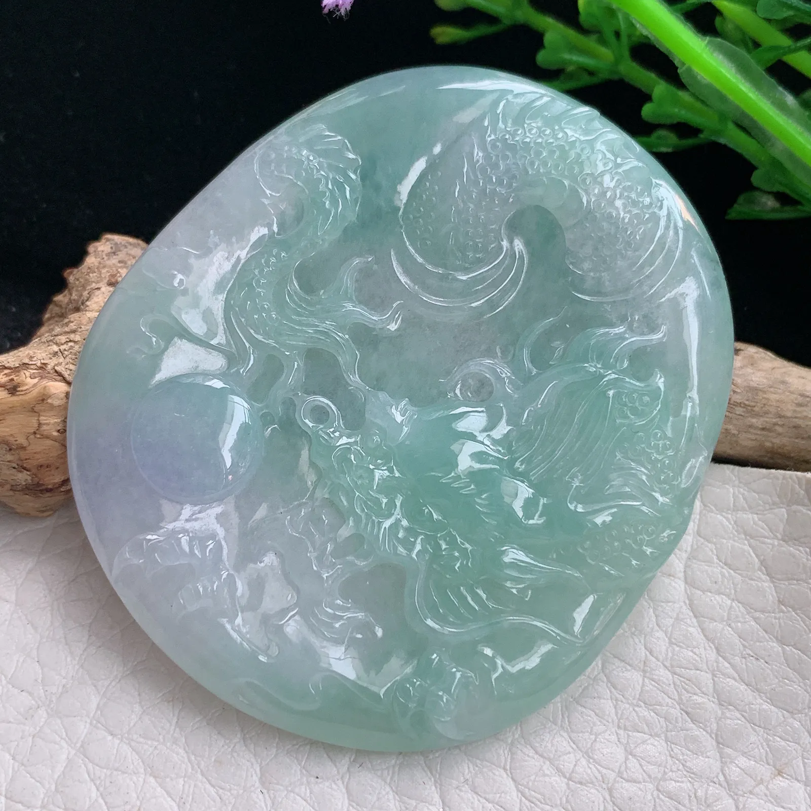 kh实拍53.9*46.8*4.8缅甸翡翠精雕春带彩龙牌 生意兴隆玉吊坠 玉挂件