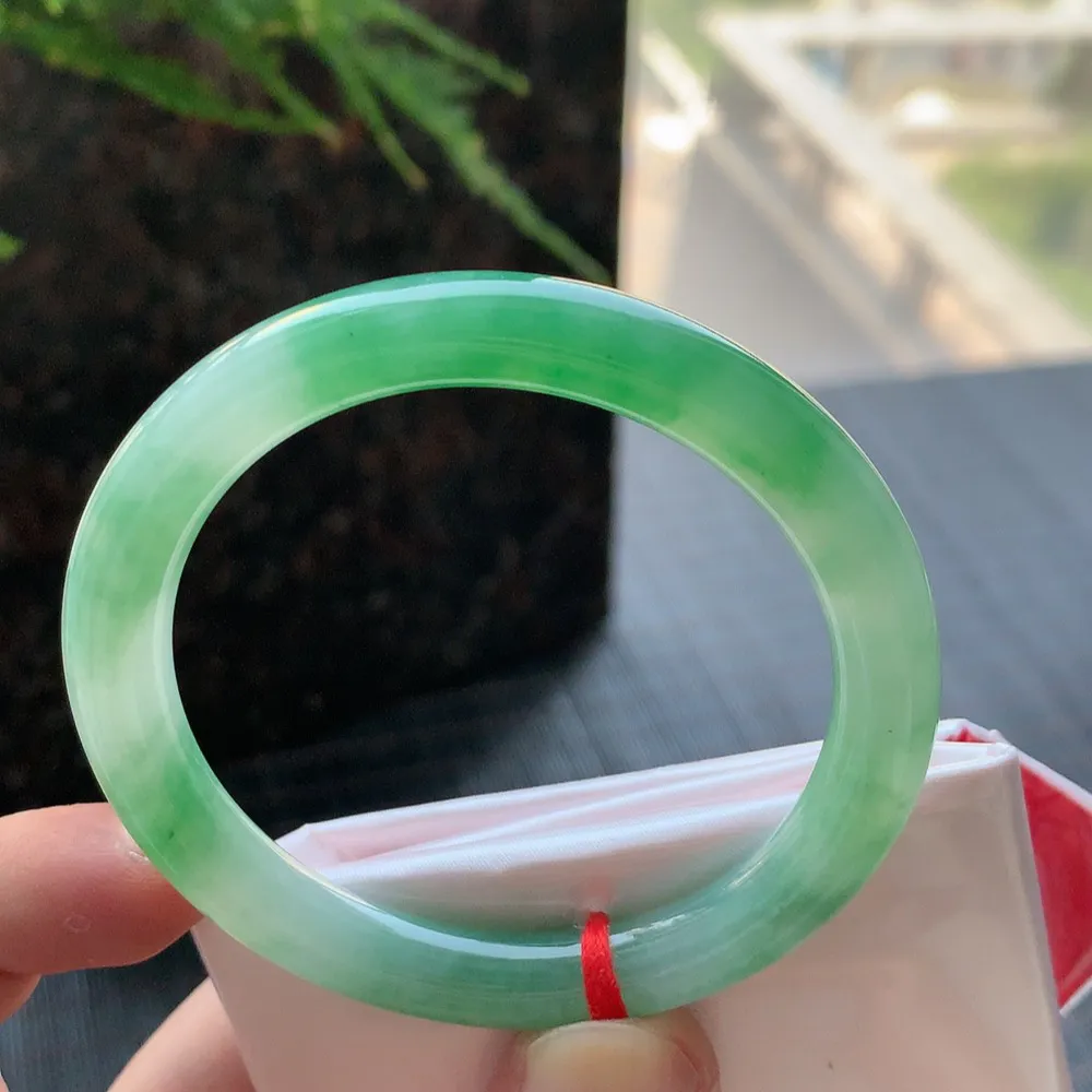 圆条冰绿 无瑕 尺寸:53.1/8.1 种色兼备