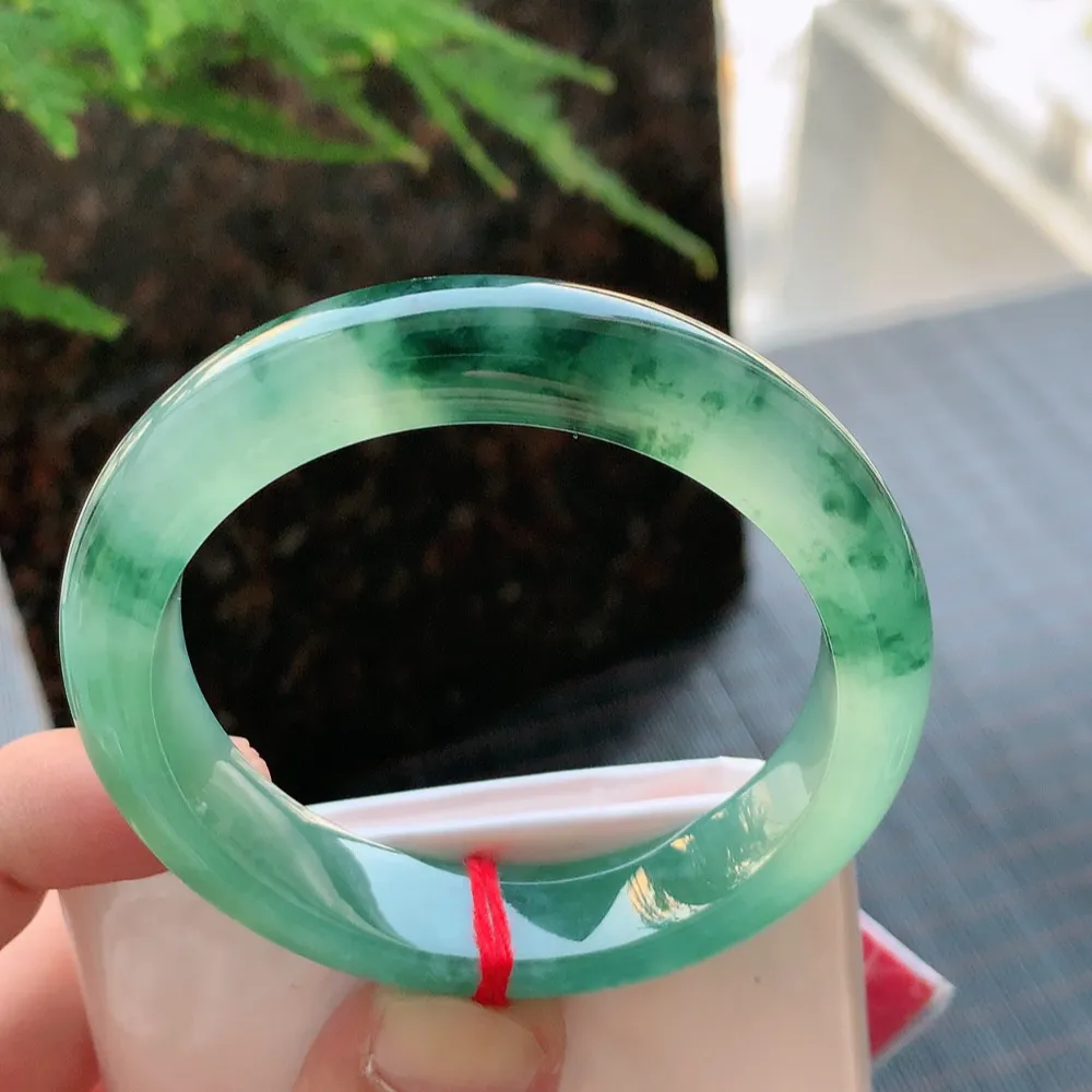 正圈高冰飘花 无瑕 尺寸:53.1/12.1/8.2 花美 种水好