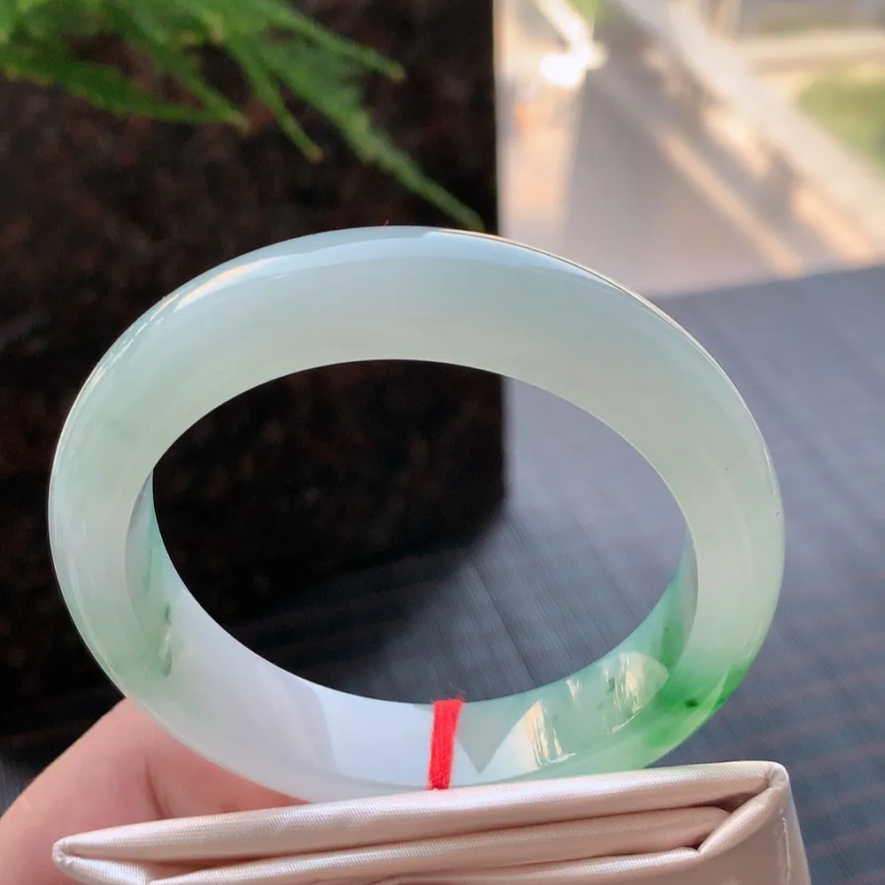 正圈高冰绿花 无瑕 尺寸:55.7/12.8/8.8 种色兼备