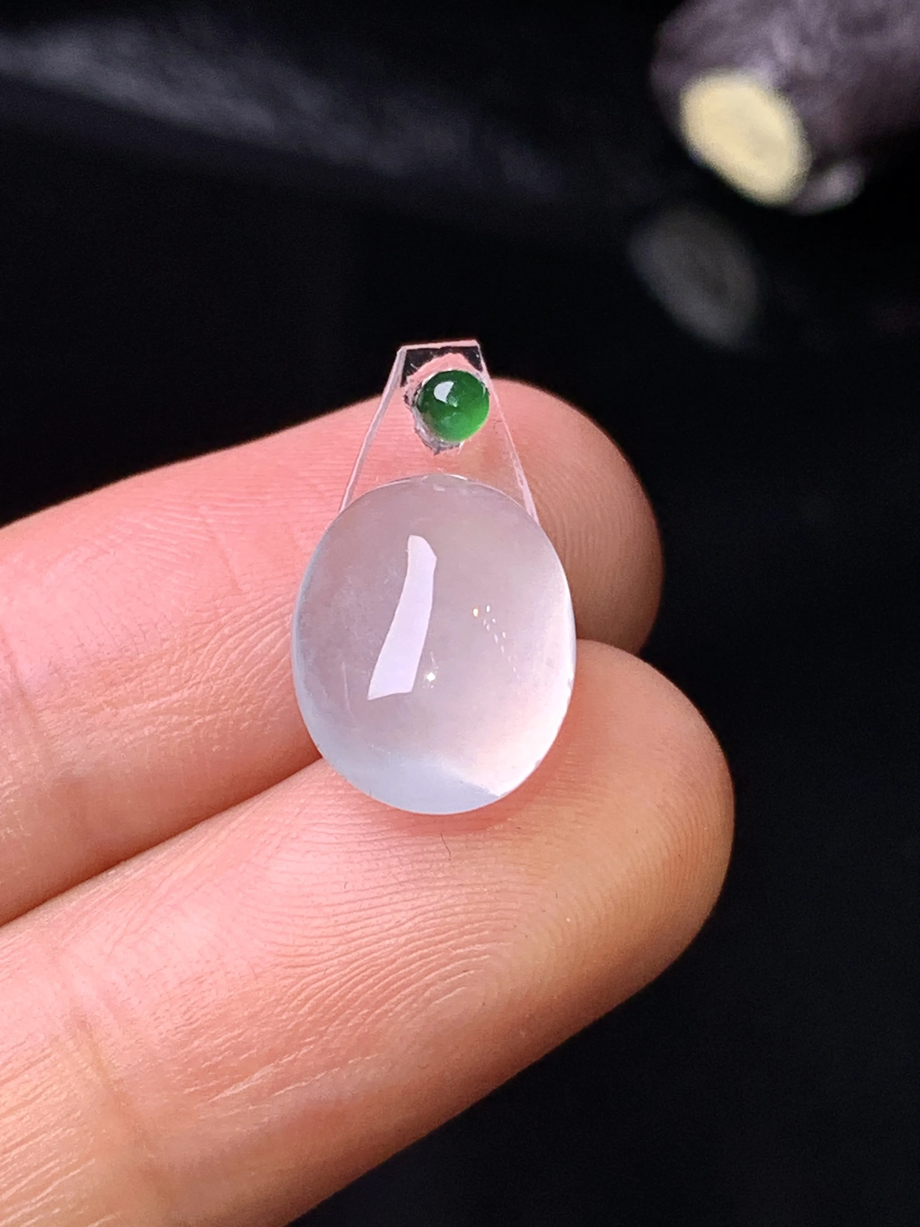 镶嵌款 冰种蛋面吊坠 玉质细腻 色泽清新艳丽 整体尺寸12*9.5*4.5