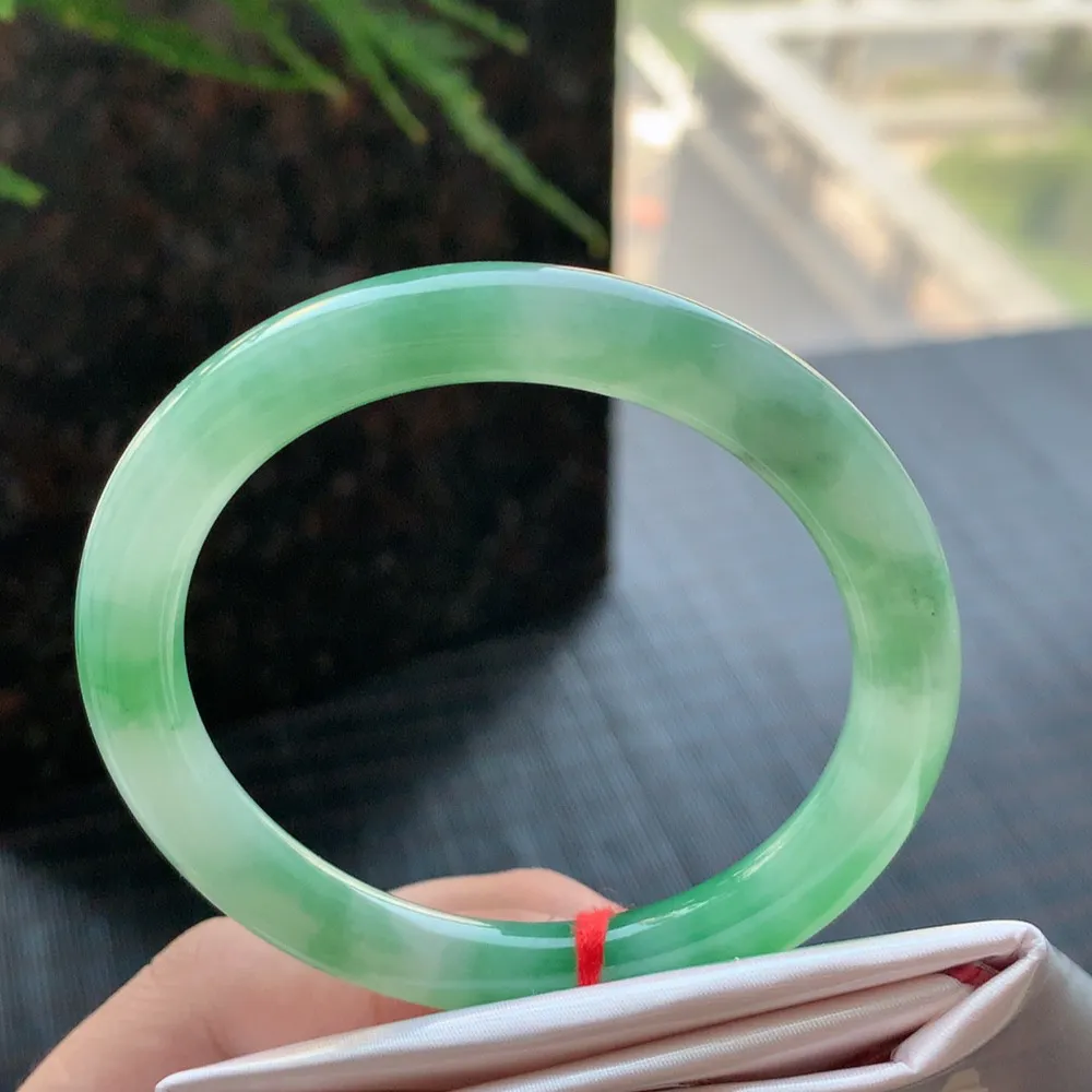 圆条冰绿 无瑕 尺寸:53.1/8.1 种色兼备