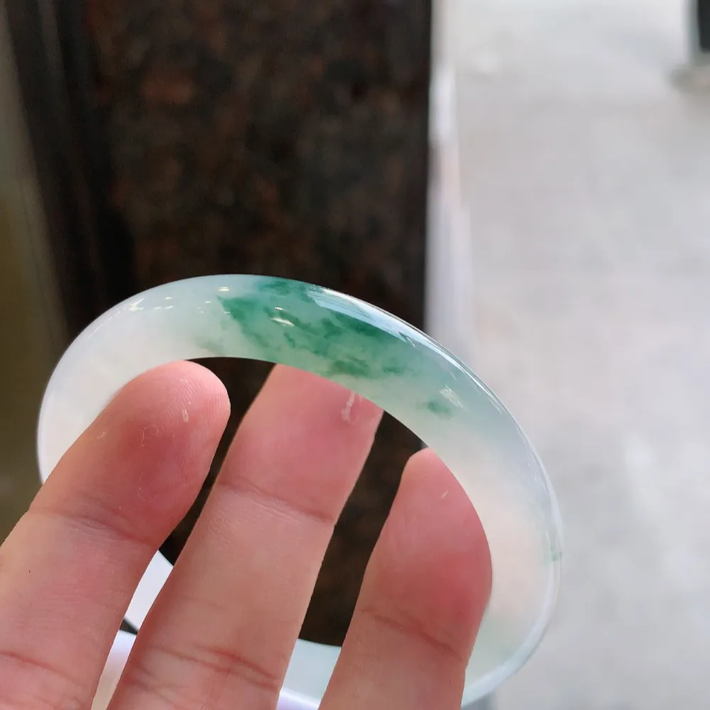 正圈冰飘花 无瑕 尺寸:52.2/8.6/7.9 花美 种水好🥰🥰