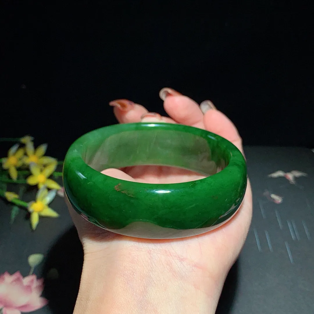 大宽版，和田玉60圈口菠菜绿宽版碧玉手镯！圈口60宽22.3玉质细腻油润 底色纯净 无纹裂 脂粉好，