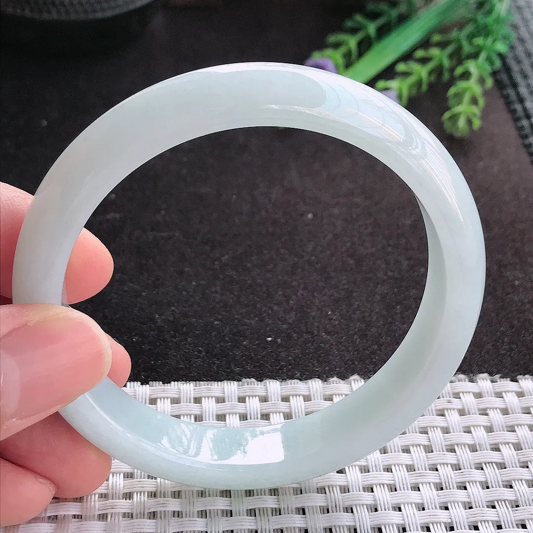 天然A货翡翠59/12.3/7.8老坑秀气温润天空蓝手镯宽边玉镯