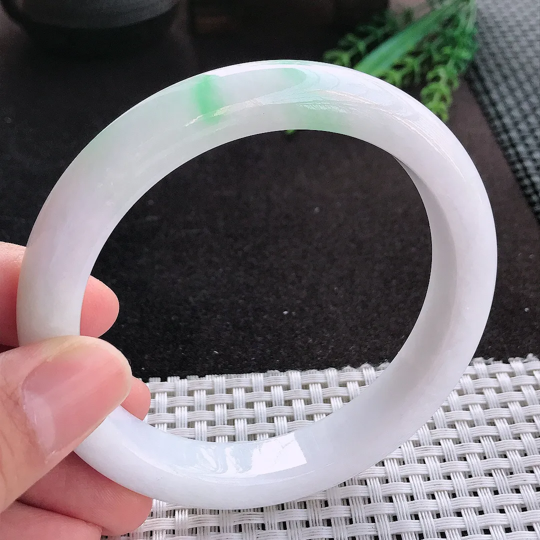 天然A货翡翠64.5/12.3/9.3老坑秀气温润大圈口飘绿手镯宽边玉镯