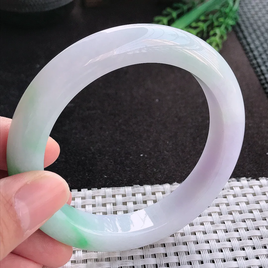 天然A货翡翠61/12.6/10.3老坑秀气温润白底青飘阳绿手镯宽边玉镯