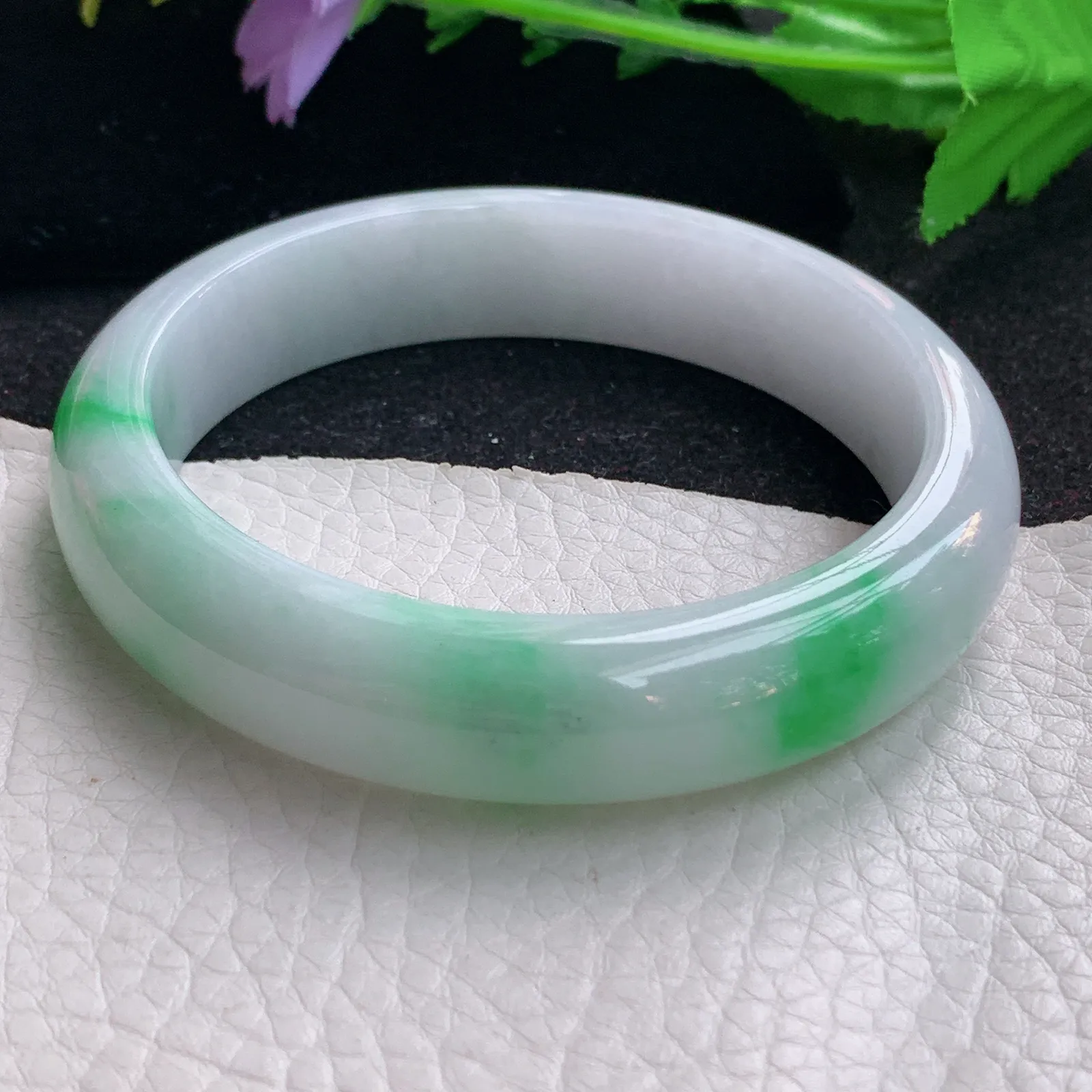 yh大圈口61*14.3*8.3平安镯 缅甸翡翠a货玉手镯白底青宽边玉手环