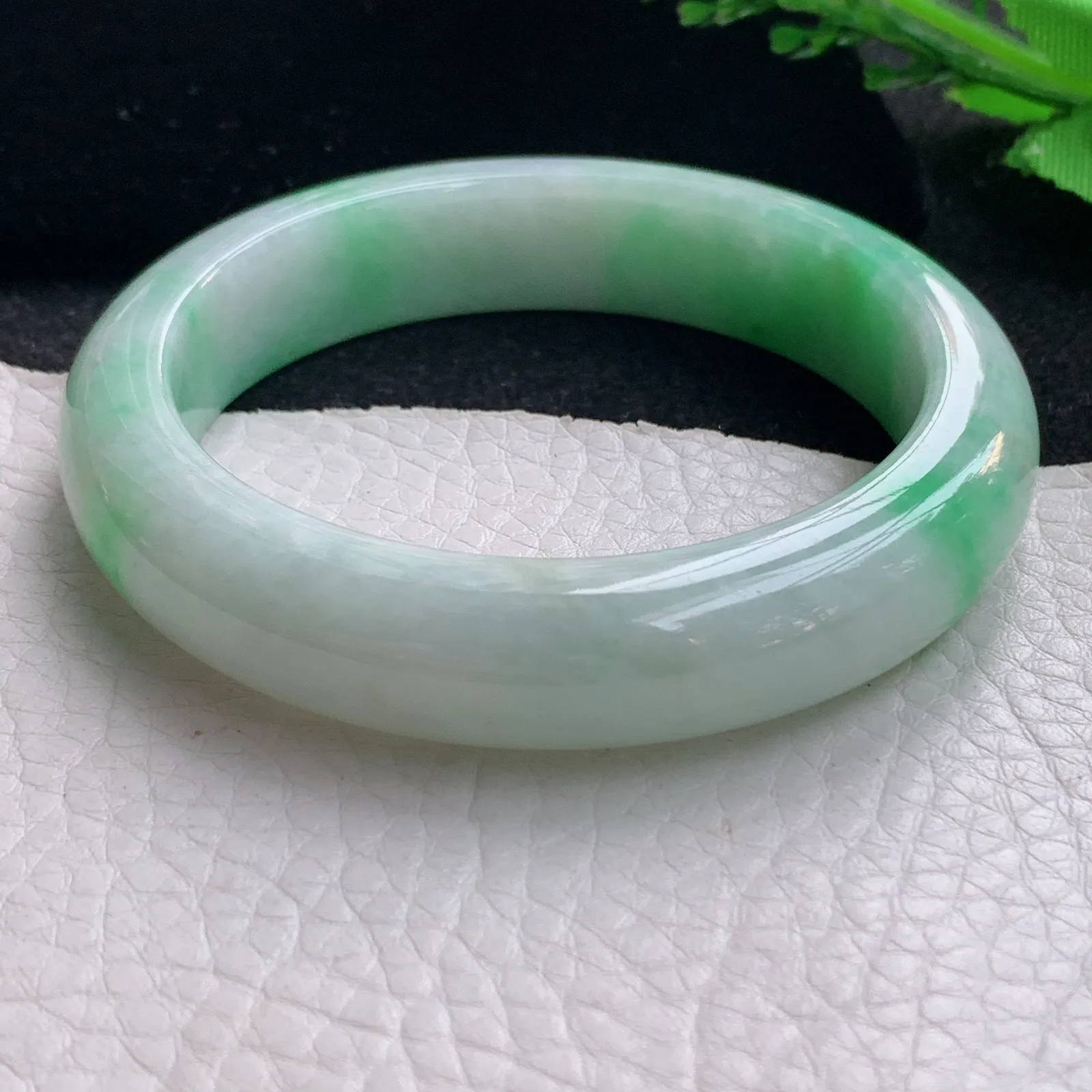ss自然光57*13.2*9平安镯 缅甸翡翠a货玉手镯飘绿宽边玉手环