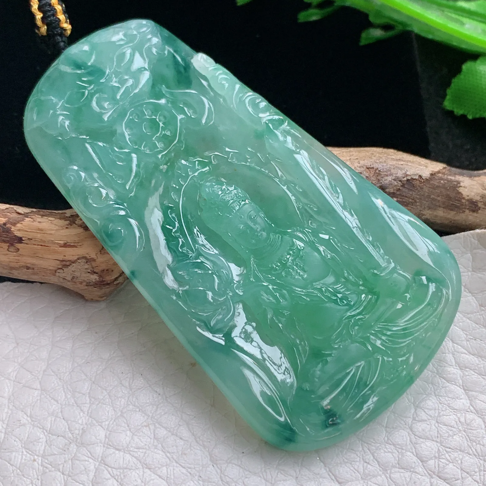 kh实拍64.2*36*5.5缅甸翡翠精雕满绿飘花虚空藏玉吊坠 玉挂件