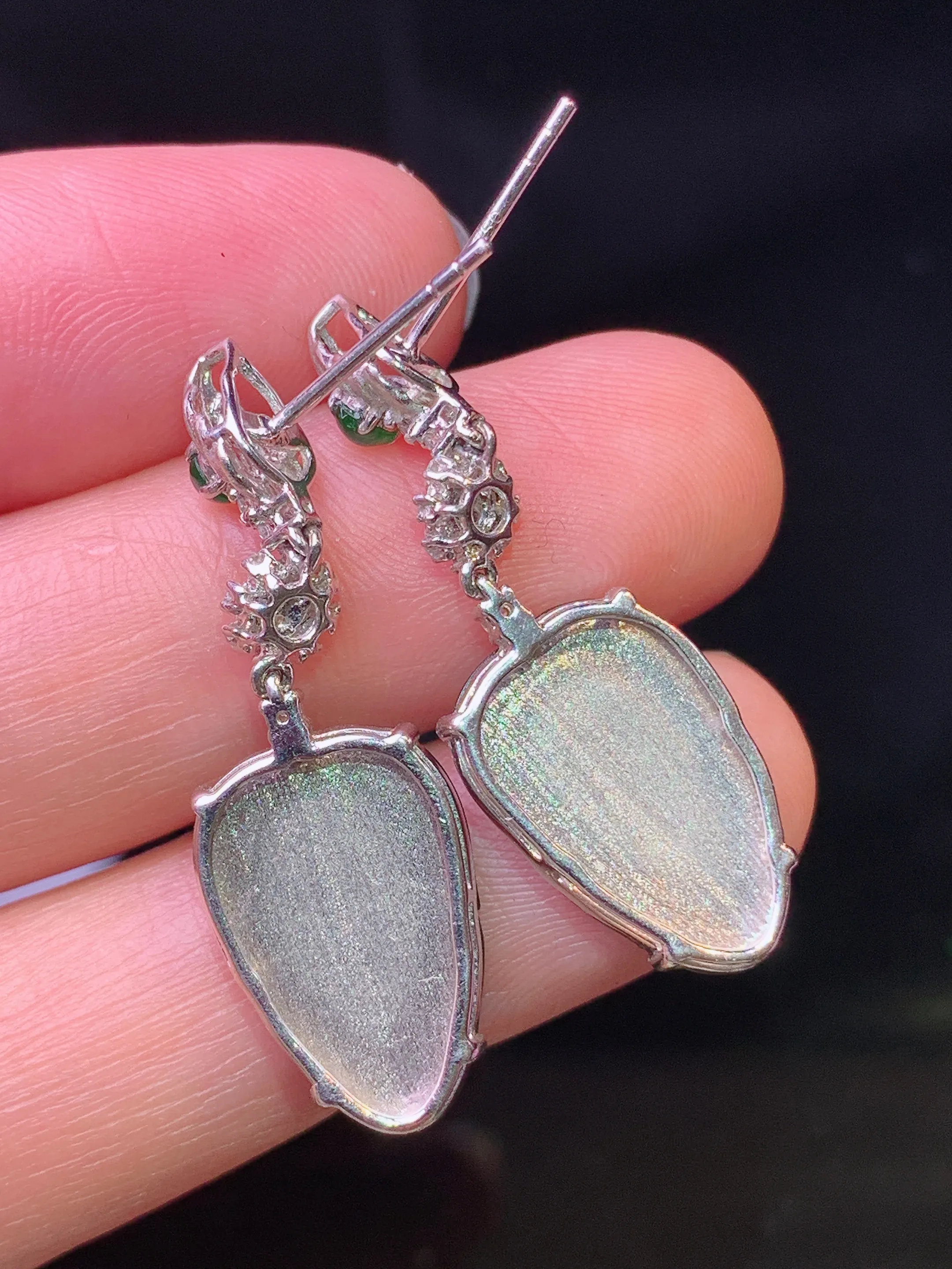 18k金钻镶嵌满绿树叶耳坠 玉质细腻 色泽清新艳丽 整体尺寸34.3*11*3.6